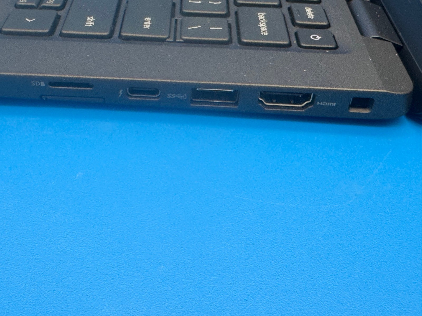 Dell Latitude 7320 11th Gen Intel Core i7-1185G7 3.0-4.8GHz 16GB 512GB NVMe LTE