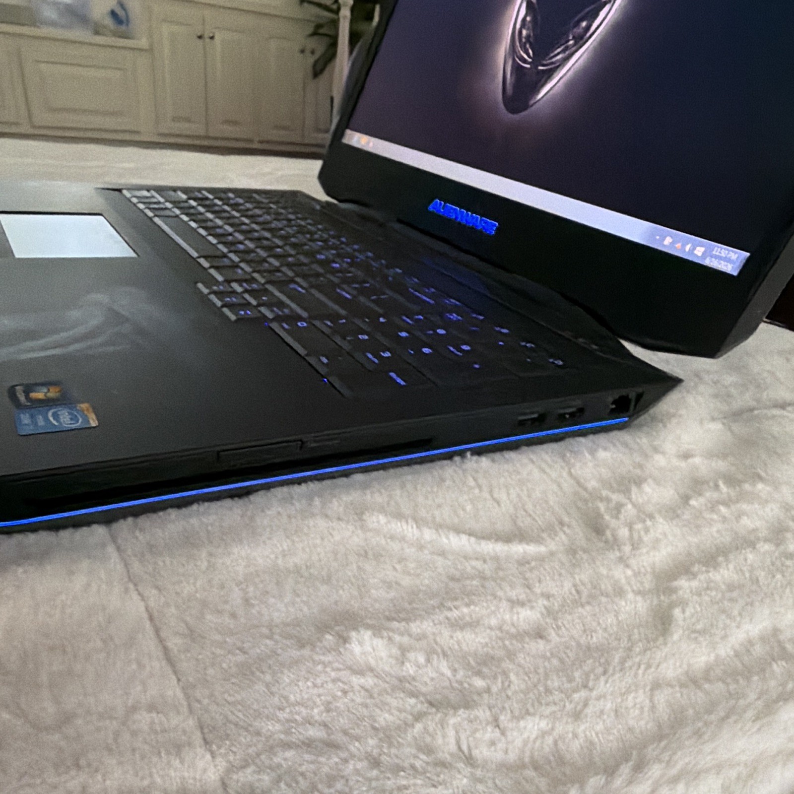 Alienware 17 R1 Gaming Laptop Intel Core i7-4700MQ 16GB RAM Windows 7 – READ
