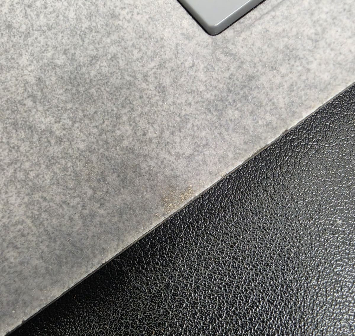 Microsoft Surface Laptop 4 13.5″ Ryzen 5-4680U 16GB Ram 256GB SSD Win 11 Pro