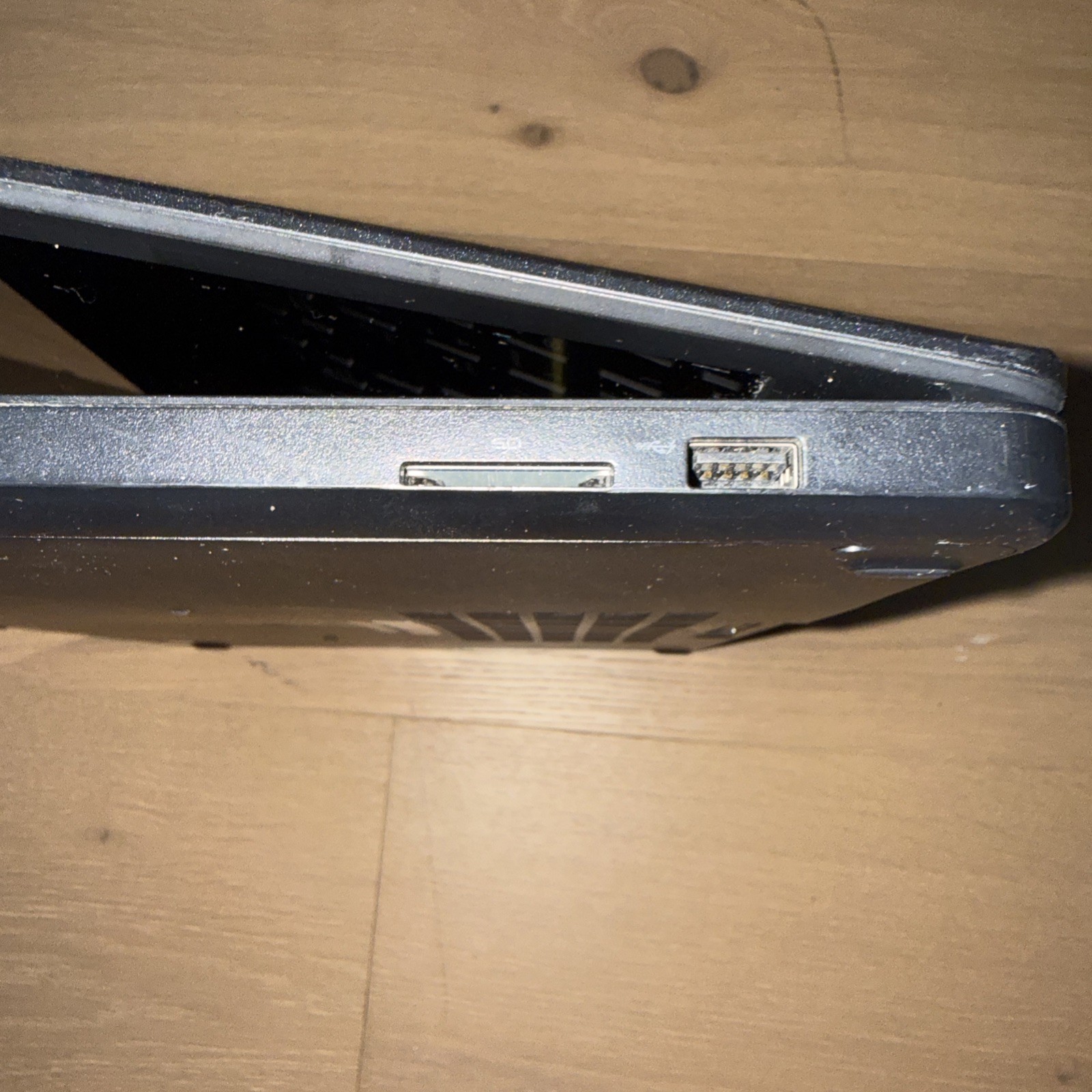 Dell Latitude E5550 Intel Core I5-5200U 2.2GHz, No RAM, No HD, No Battery