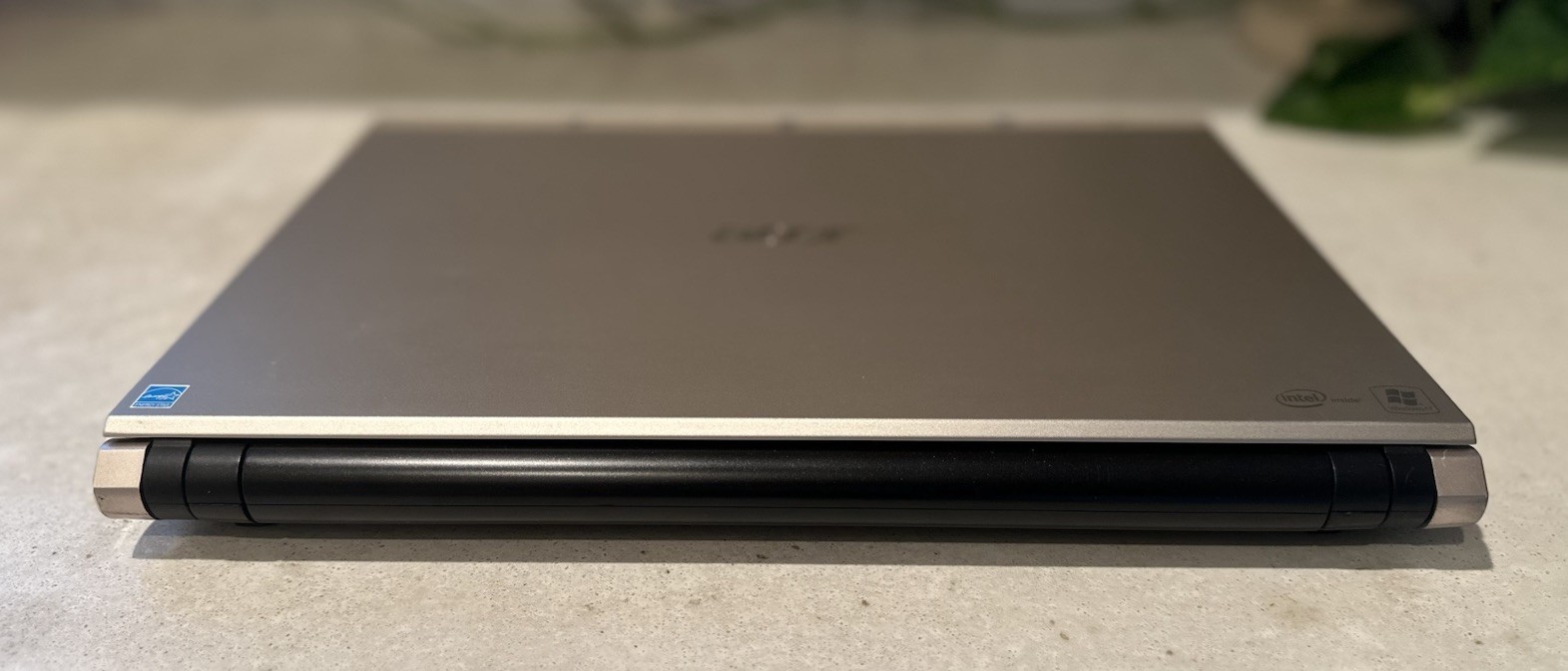 Acer Iconia 6120 PAU30 Dual Touch Screen Laptop Very Rare Windows 10 Upgraded