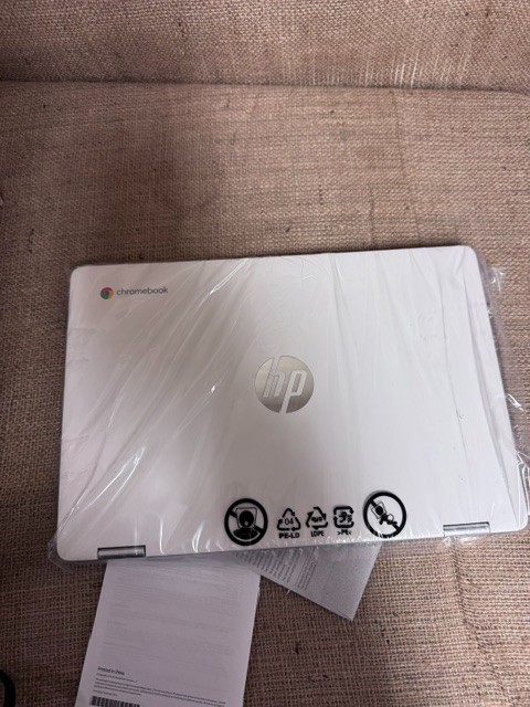 HP Chromebook x360 14a-ca0050nr 14″ Touchscreen Intel Celeron 4GB RAM 32GB eMMC