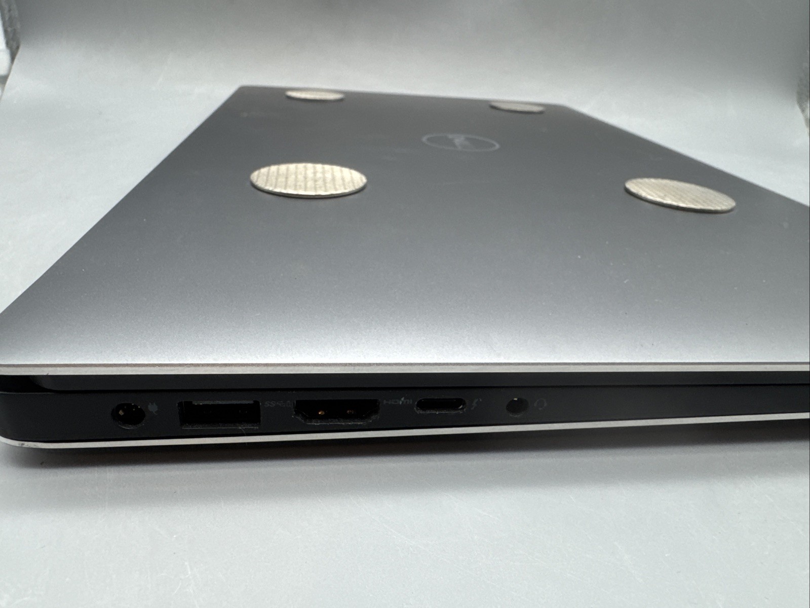 Dell Precision 5540 15.6″ i7-9850H 2.6GHz 40 GB RAM, NO HDD/Os