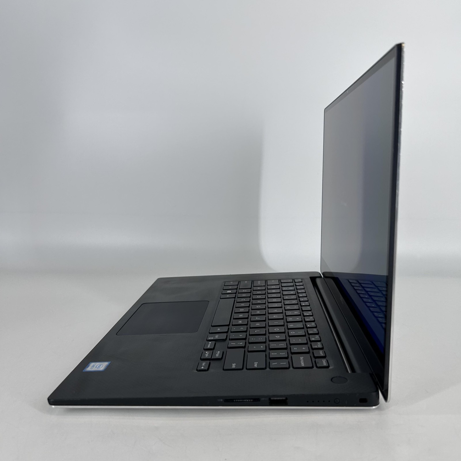 Dell XPS 15 7590 4K i7-9750H 2.60GHz 32GB 1TB SSD GTX 1650 HARD TO PRESS KEYS