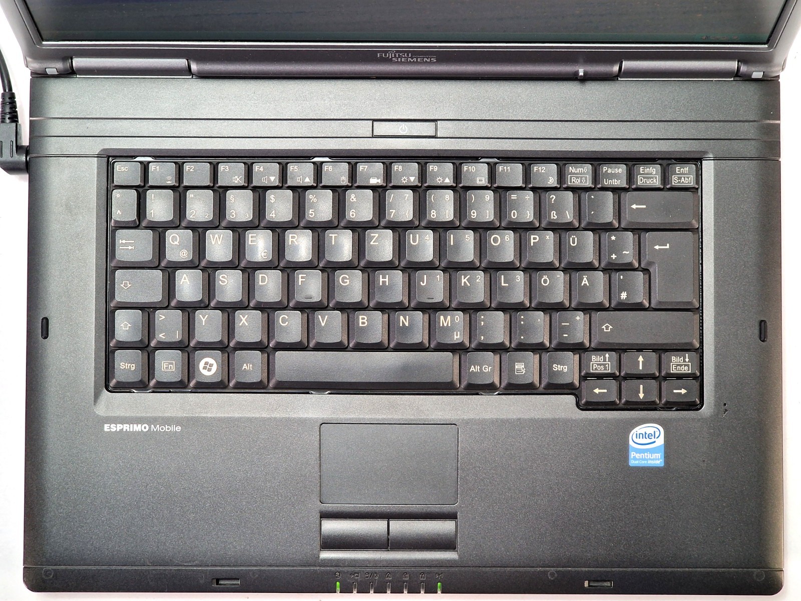Fujitsu Siemens Esprimo Mobile V5535 Laptop T2370 Windows XP 2GB 80GB 15.4″ VGA