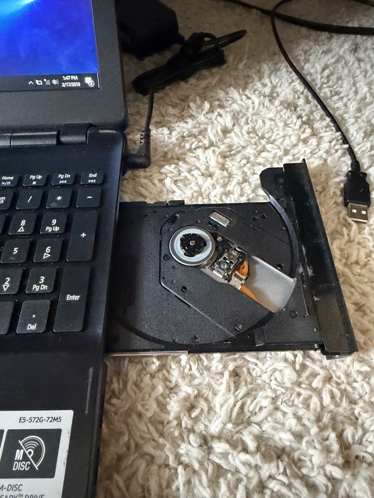 Acer Aspire E 15 – E5-572G-72M5 With charger (READ DESCRIPTION!)