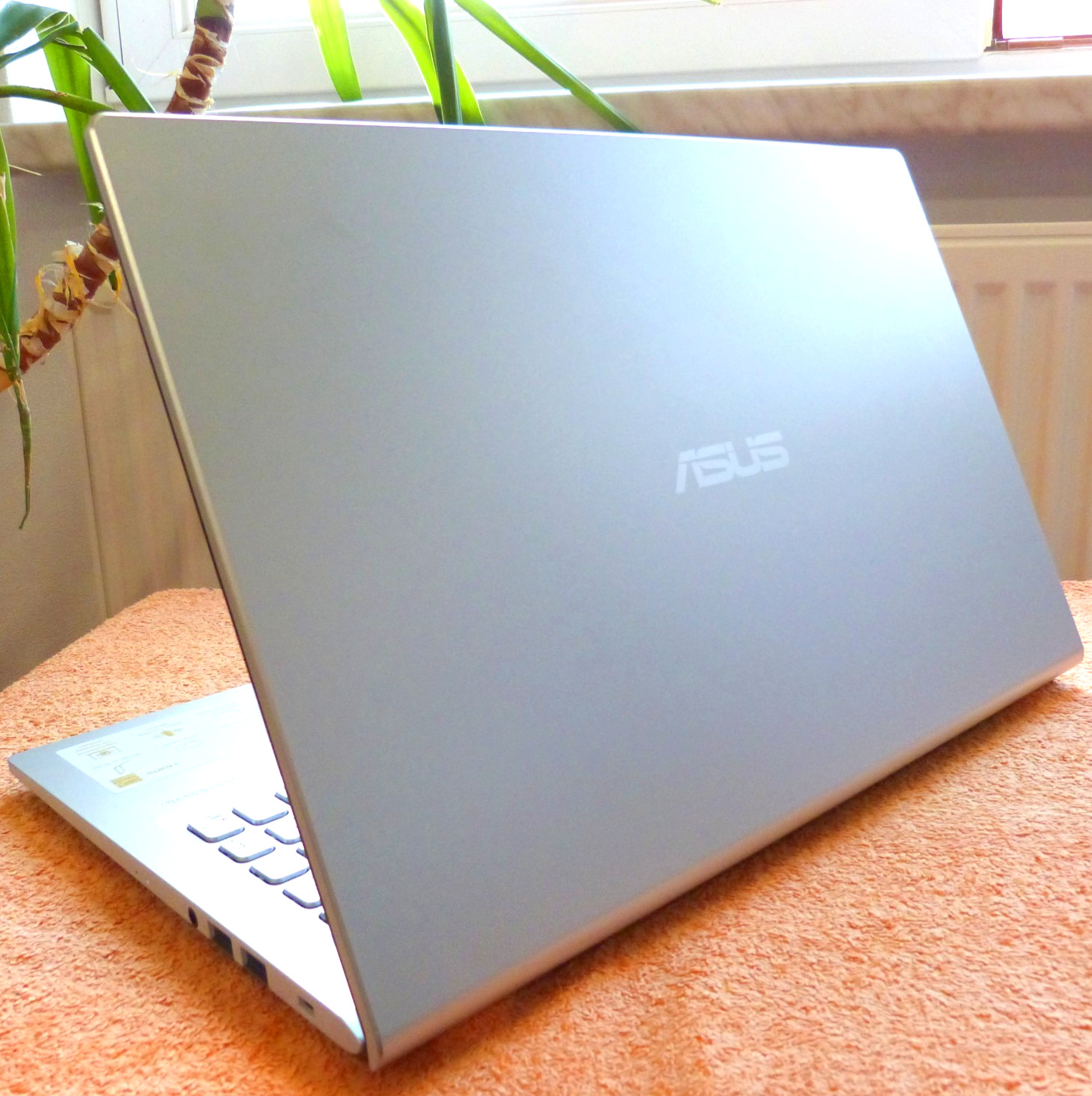 Asus F515 Vivo UltraBook 15 inch FULLHD l 3.00GHz 11GEN Intel I 20GB RAM I SSD