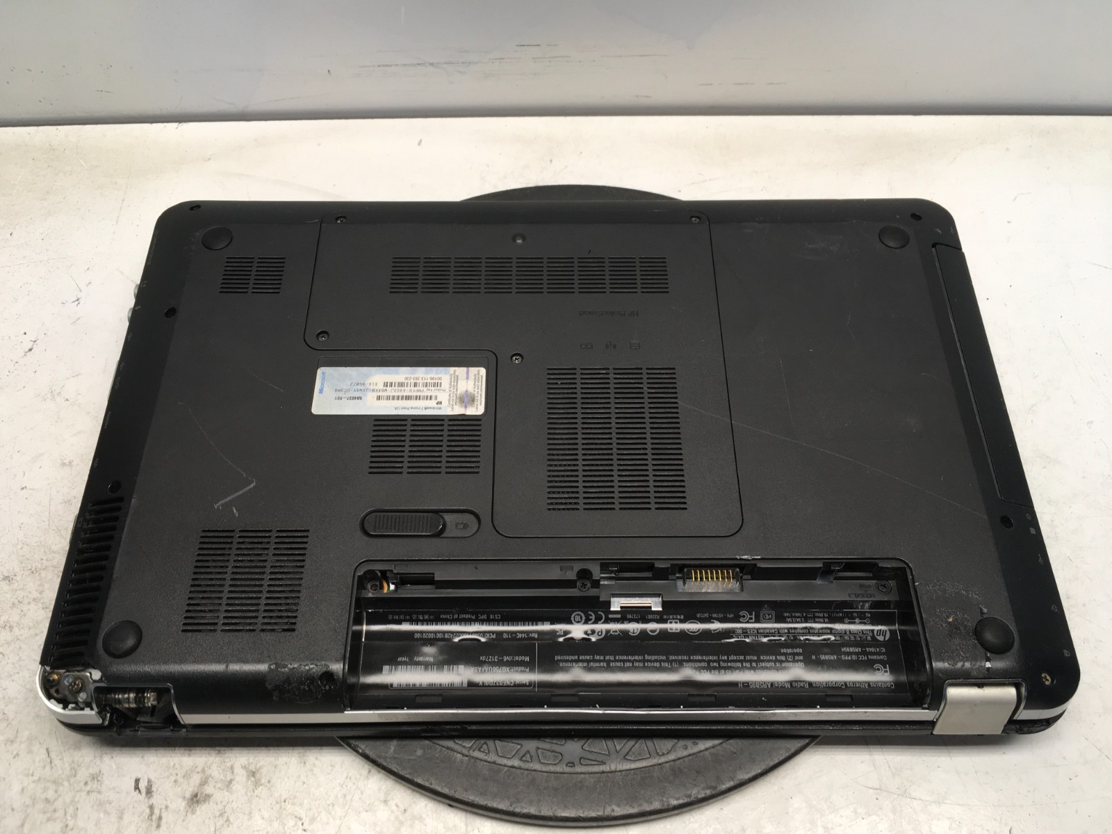 HP Pavilion DV6-3127DX Intel i3-M350 2.27GHz 4 GB NO HDD/Battery – Rough
