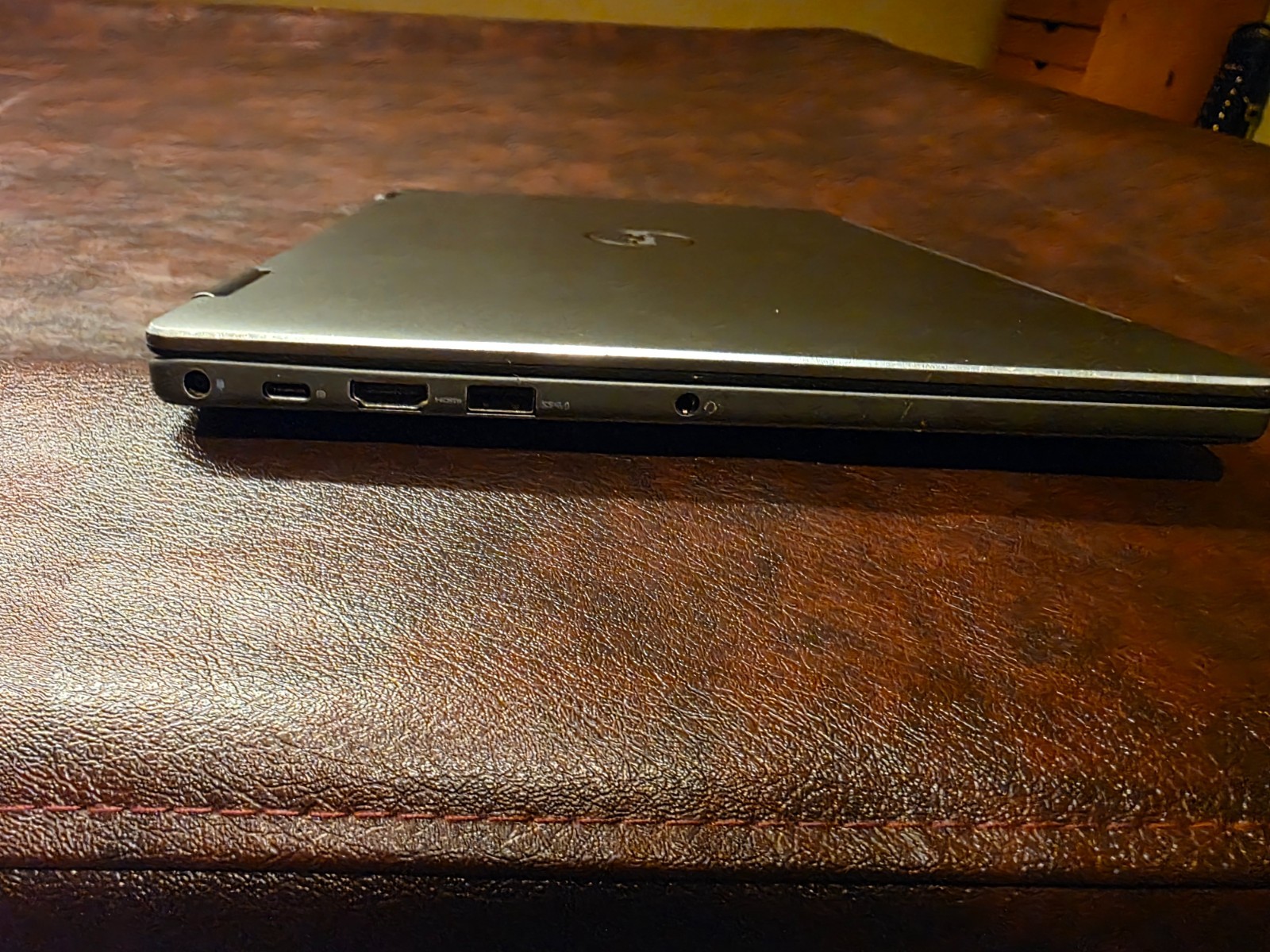 Dell Inspiron 13 7375 2-in-1 FHD Touch RYZEN 5 2500U 256GB SSD 12GB RAM WIN 10