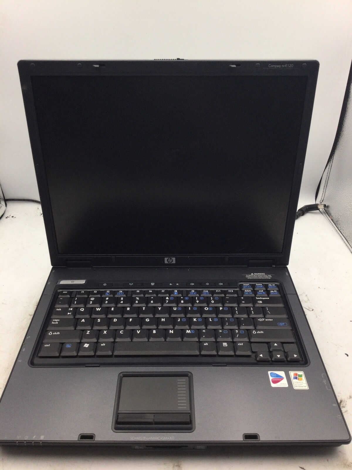 HP COMPAQ NC6120 – FOR PARTS – INTEL CENTRINO – NO RAM – BROKEN LCD – READ – BB!