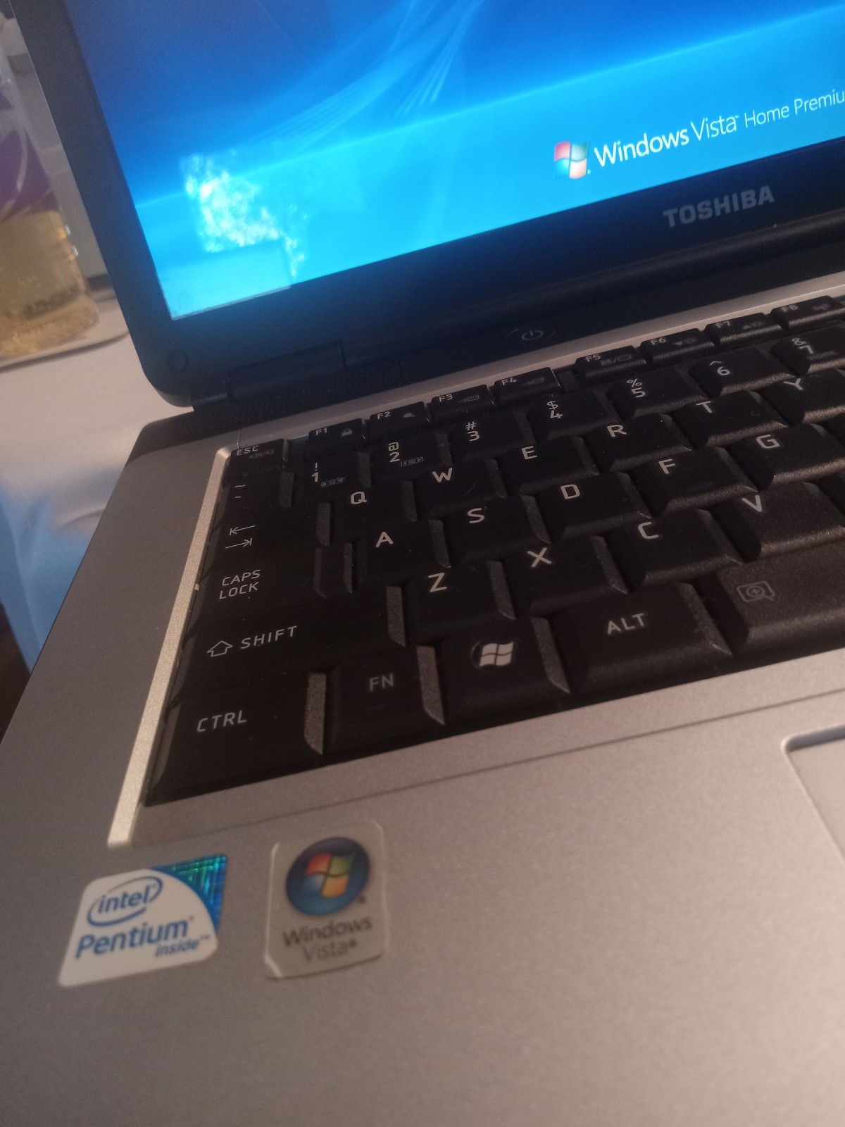 Toshiba Satellite PSLB8U-106061 Laptop Intel Pentium R Dual Core 2GB Working