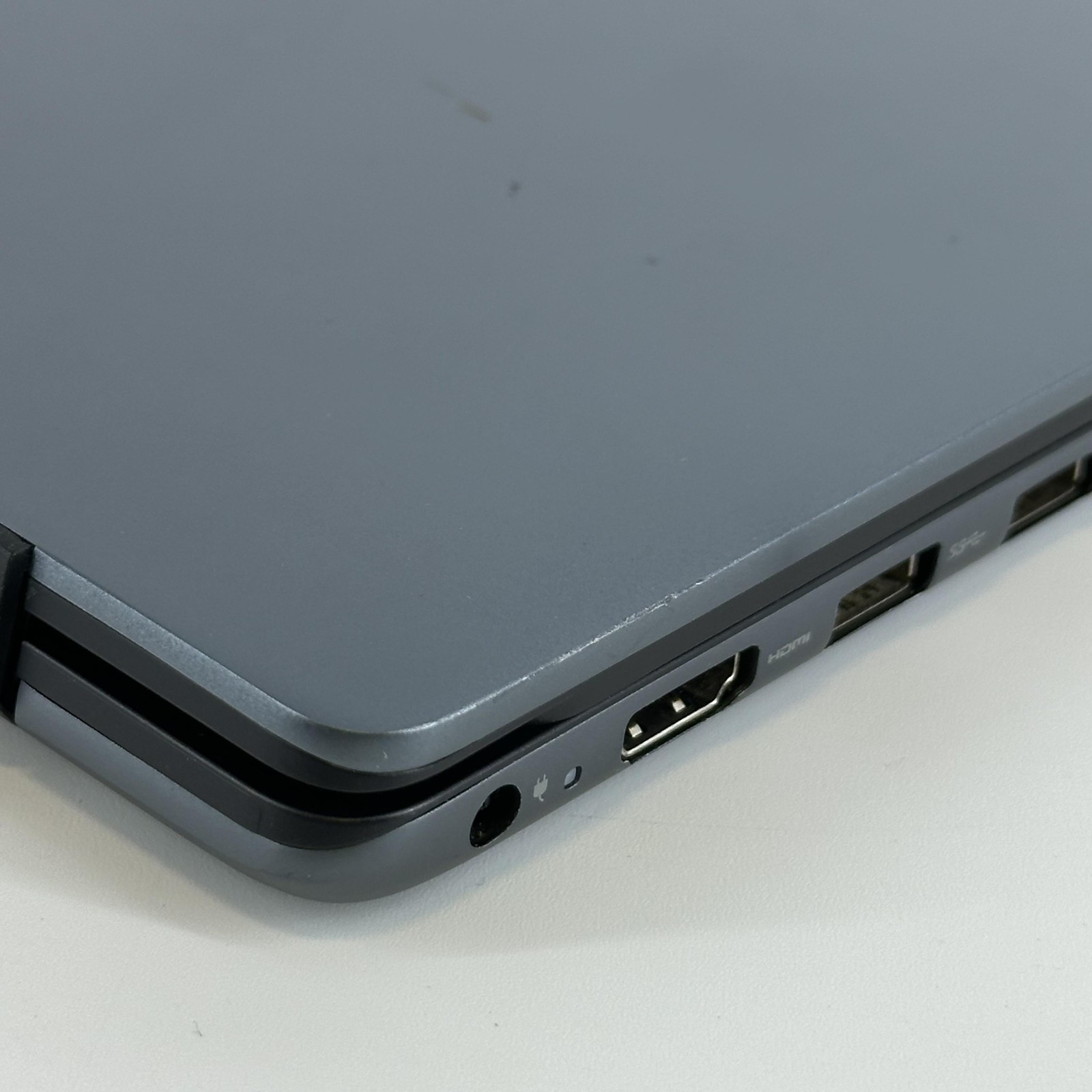 Dell Vostro 5590 15.6 FHD i7-10510U 1.80GHz 16GB 512GB MX250 BAD HEADPHONE JACK