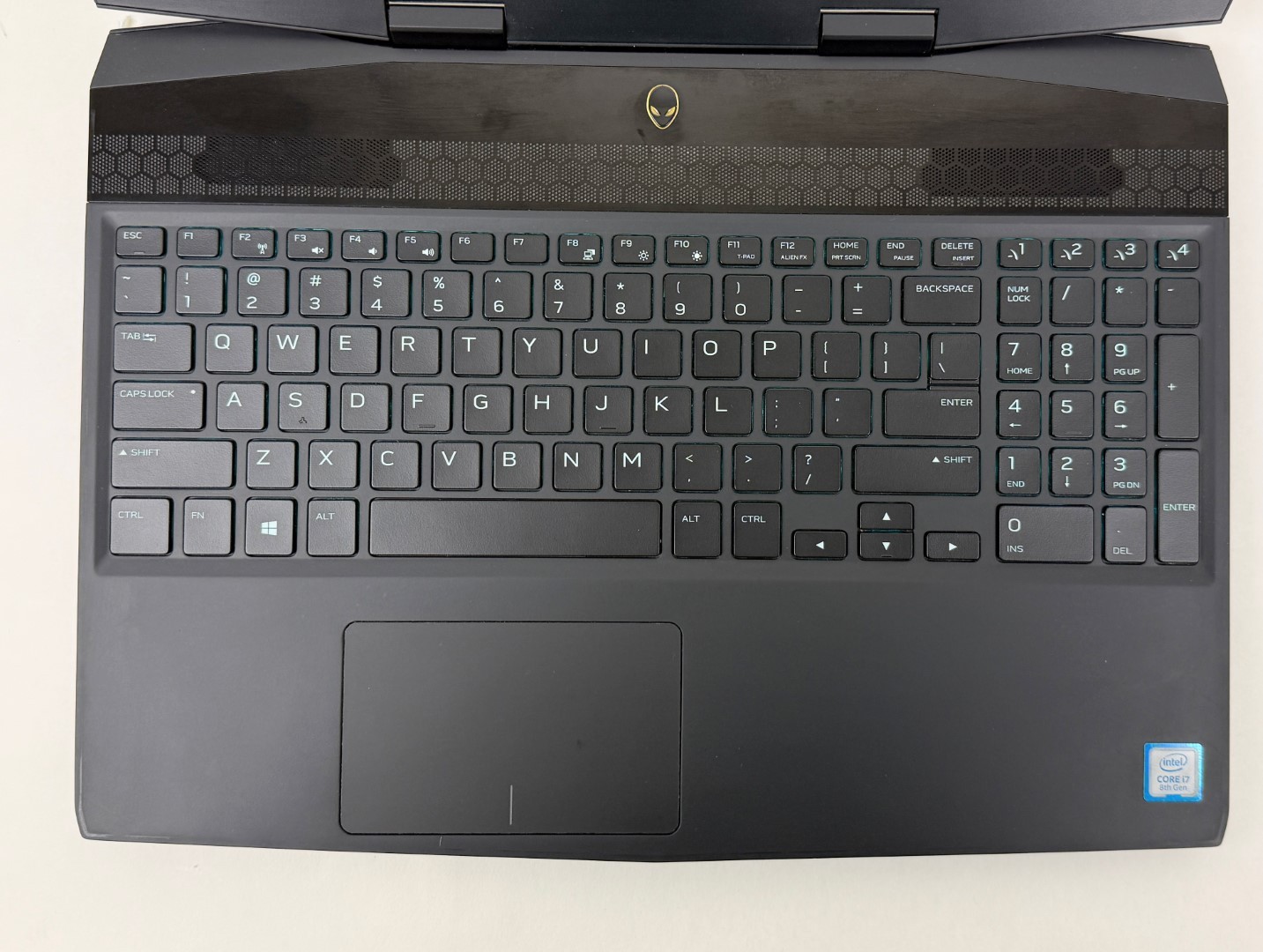 Alienware m15 15.6″ FHD i7-8750H 2.2GHz 32GB 256GB+1TB GTX 1070 W11H