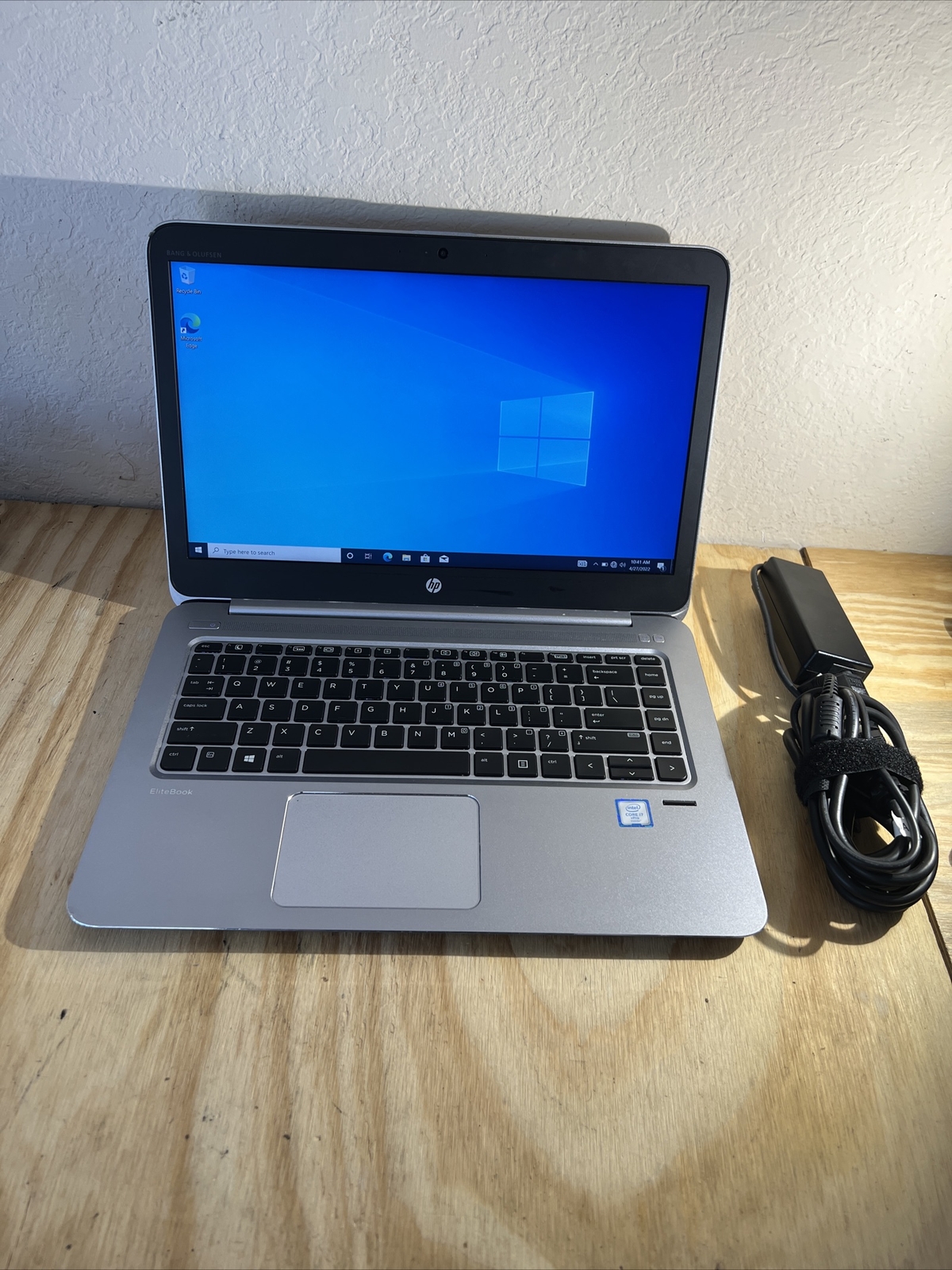 HP EliteBook Folio 1040 G3 14″ 2.6GHz Core i7 16GB RAM 512GB SSD Windows 10 Pro
