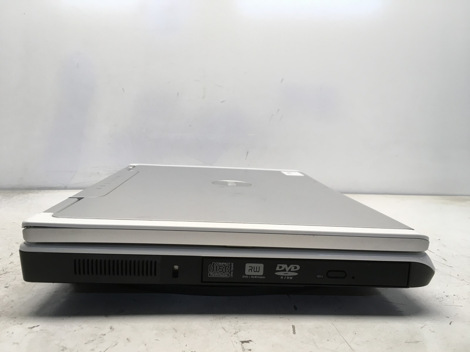 Dell Inspiron 6400 MM061 Intel Core Duo 06E8 1.66GHz 2 GB NO HDD No Batt