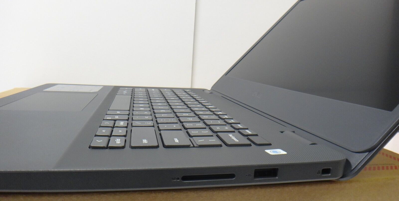 OEM Dell Vostro 14 3400 14″ FHD, 1TB HDD+256GB SSD, Intel Core i5-1135G7,8GB RAM