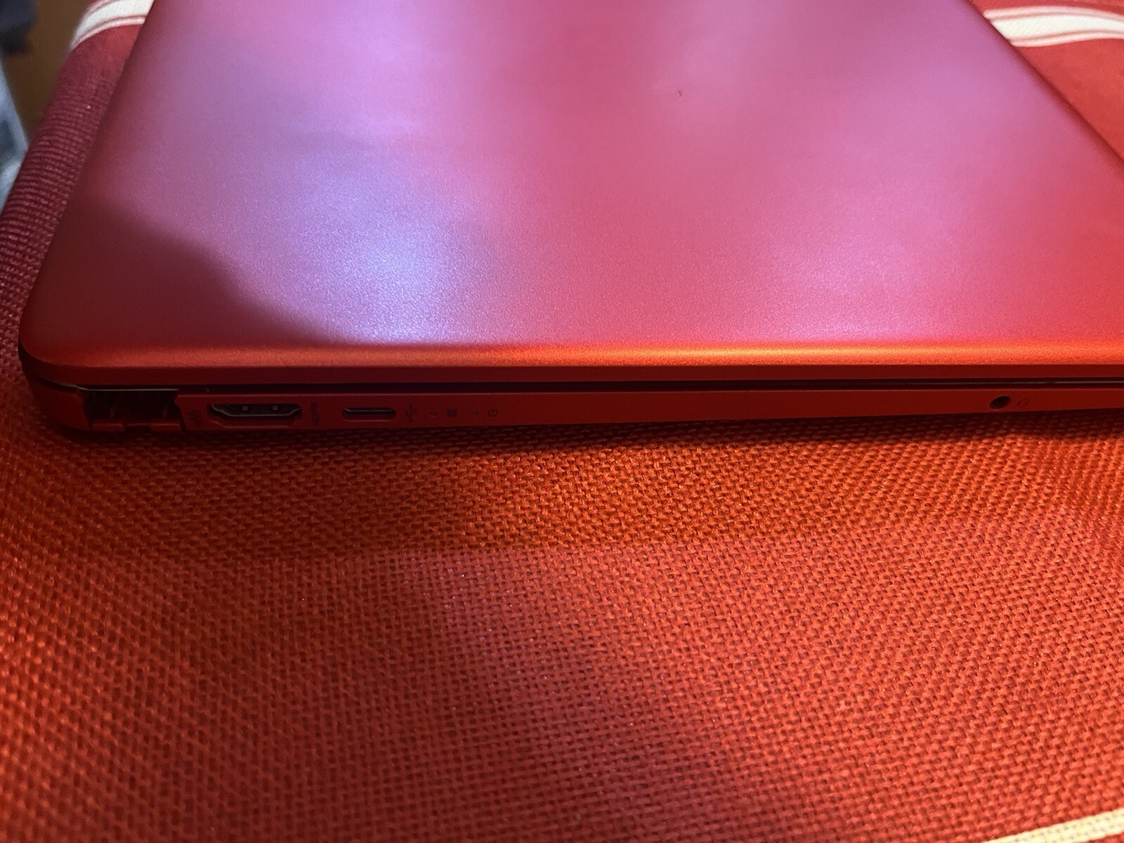 Hp Pavillion Red laptop 15.6in
