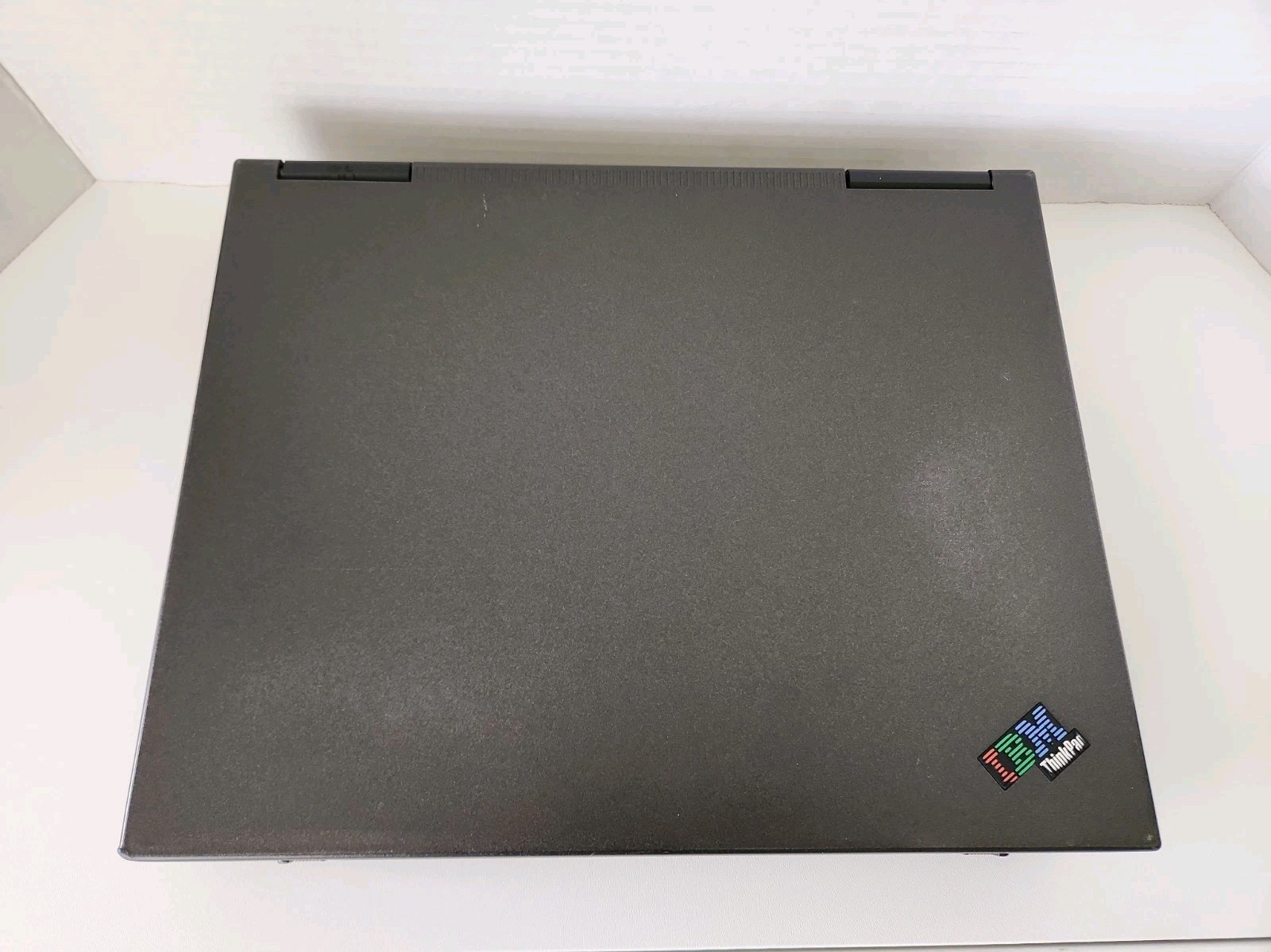 VINTAGE IBM ThinkPad 570 13″ Laptop Intel Pentium 2 192mb RAM 98SE W/ DOCK WORKS