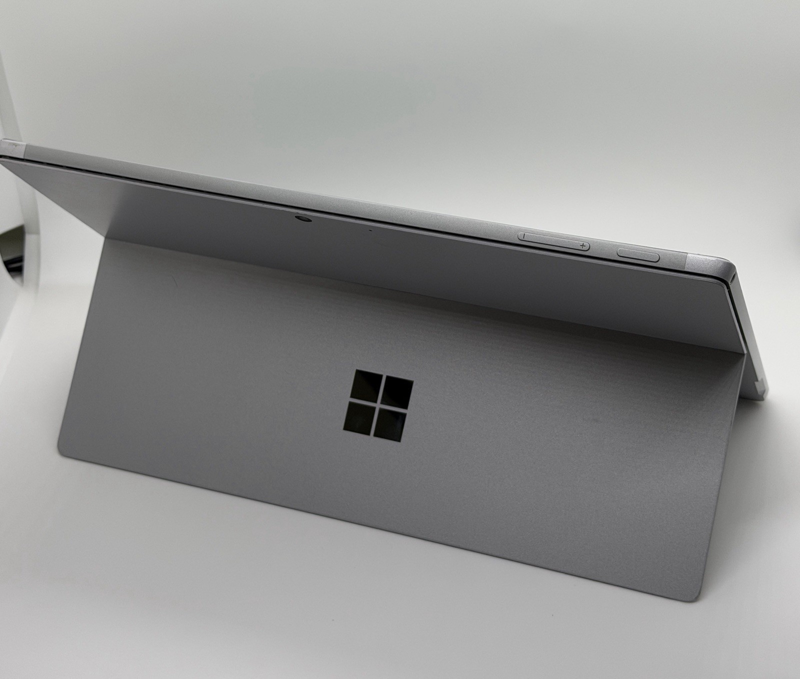 Microsoft Surface Pro 7 1866 13″ i3-1005G1 1.2GHz 4GB RAM 128GB SSD | READ