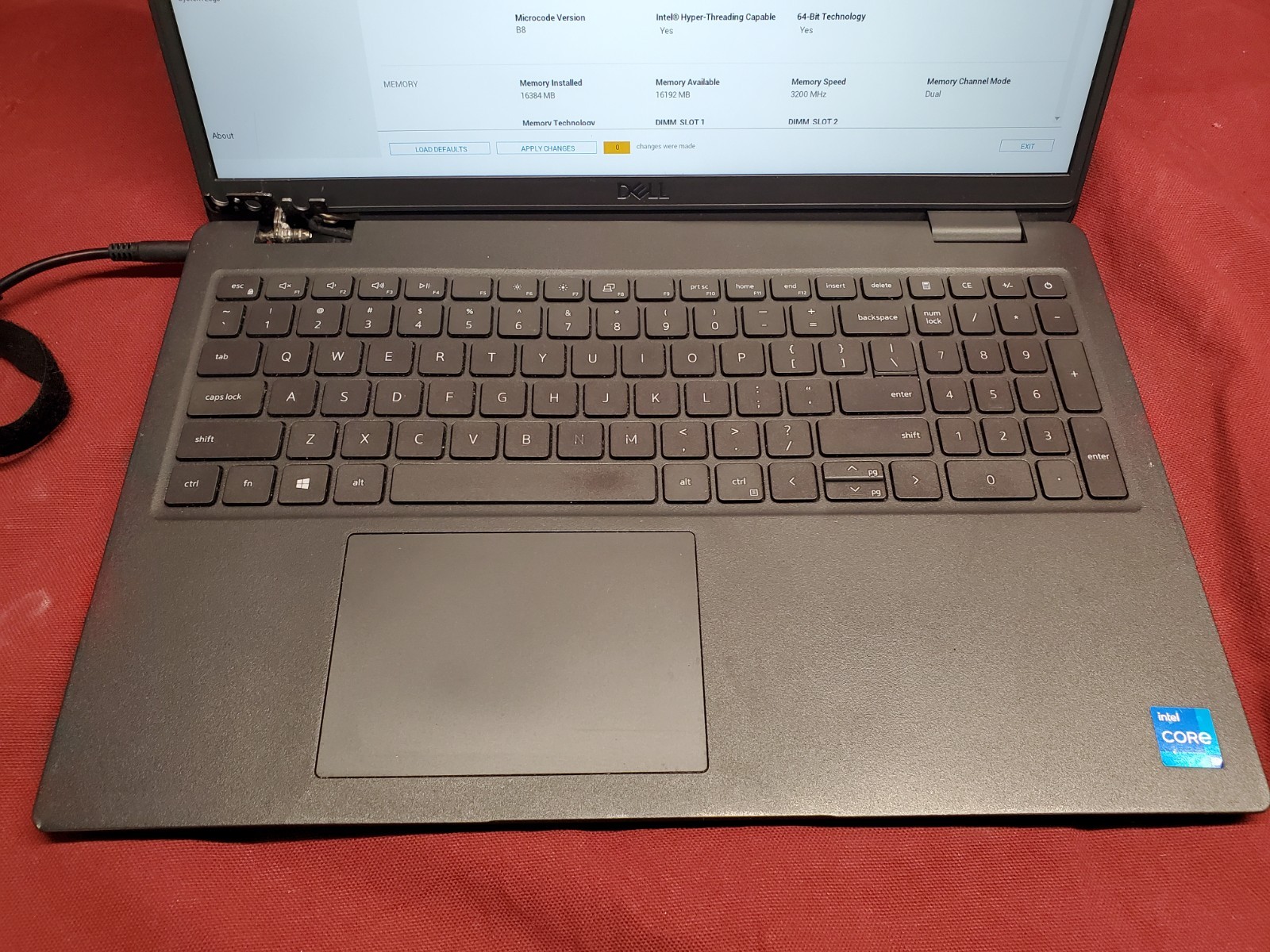 Dell Latitude 3520 i5 1135G7 2.40GHz/ NO RAM/NO SSD 1920×1080 #2855