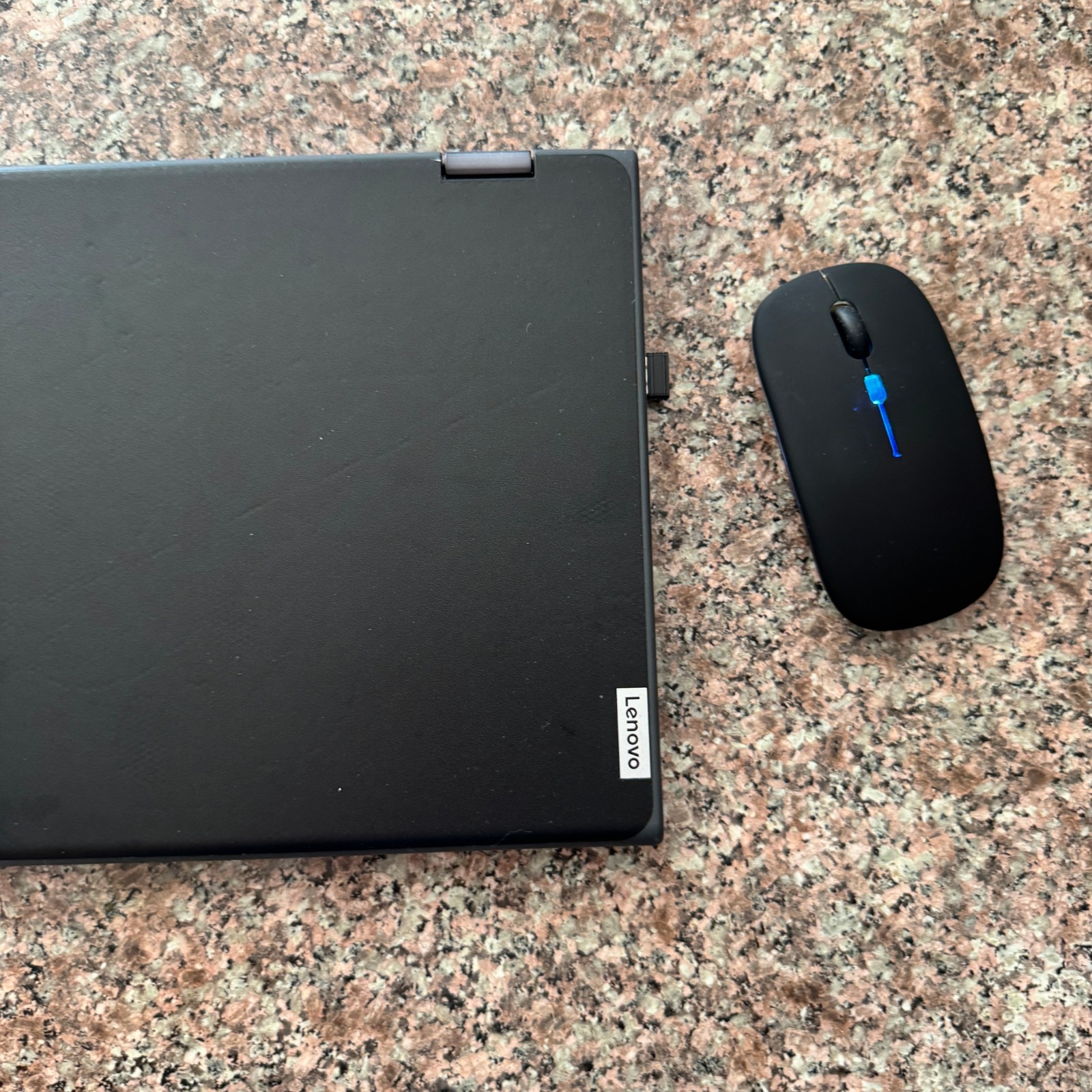 Lenovo Chromebook 300e 2nd Gen 2-in-1 11.6″ HD Touch 4GB 32GB – Wireless Mouse