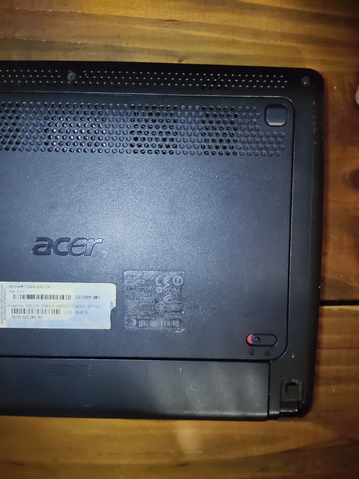 Acer Aspire One Laptop Computer Model ZE6 Windows 7 For * Repair Or For Parts .
