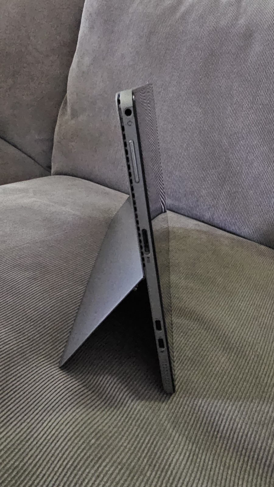 Dell Latitude 7210 i5-10310u Tablet, 8GB RAM, No SSD or KB