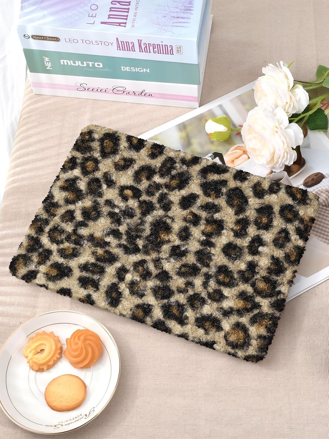 Elegant Leopard Print Soft Plush Faux Skin Leather Plastic Hard Shell Case for M