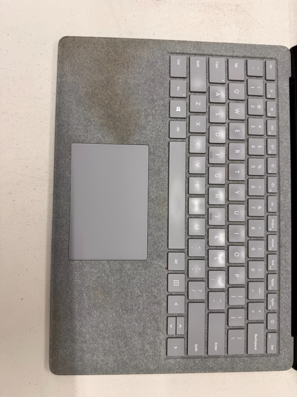 Microsoft Surface Laptop 1st Gen 13.5″ Touch i5-7200U 8GB RAM 256GB SSD