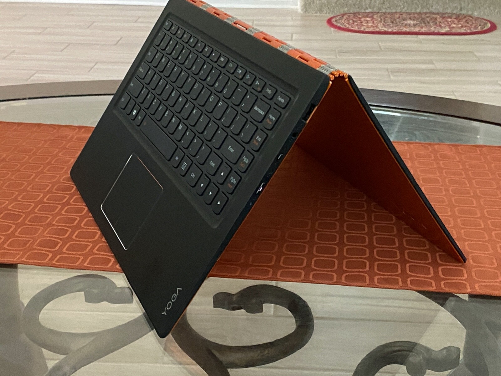 Lenovo Yoga 900 – 13′ Touch, Clementine Orange i7, 2.5GHz, 8GB Ram, 512GB SSD