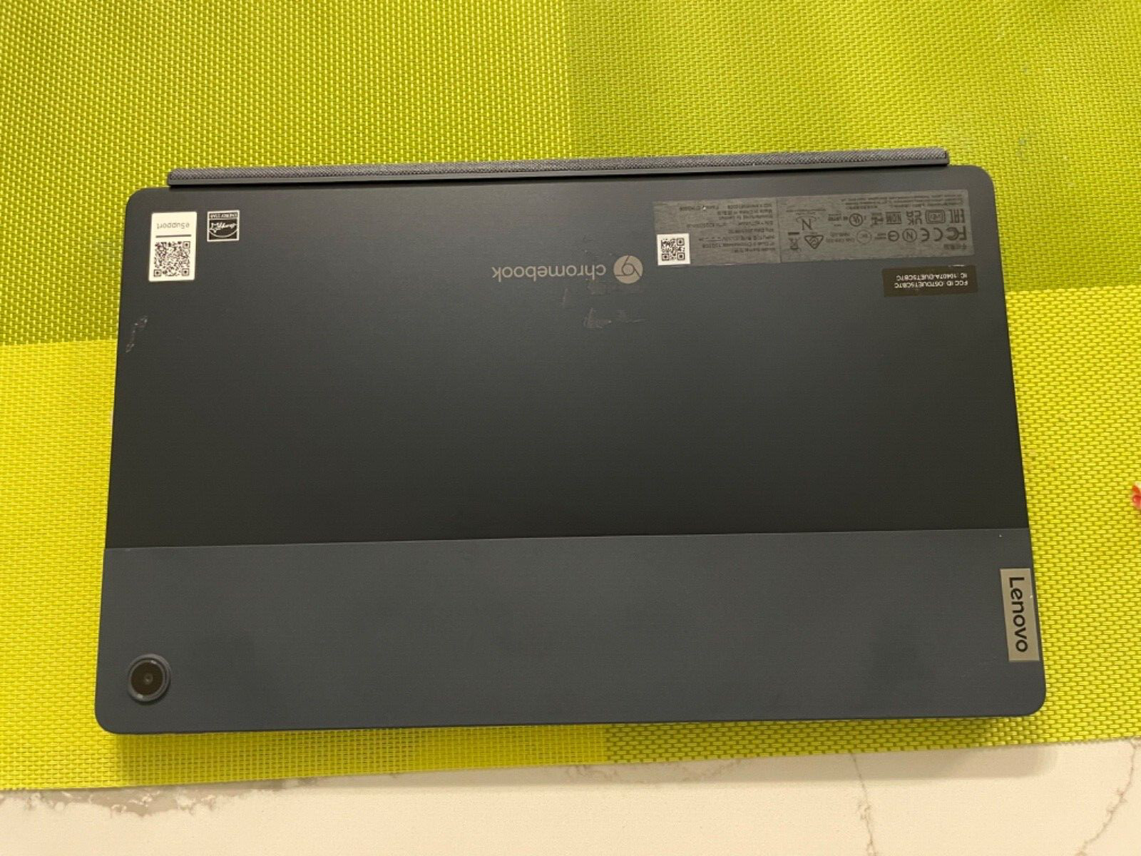 Lenovo Slim 3 Chromebook 14″ Touch (64GB eMMC, MediaTek Kompanio 500 Series,…
