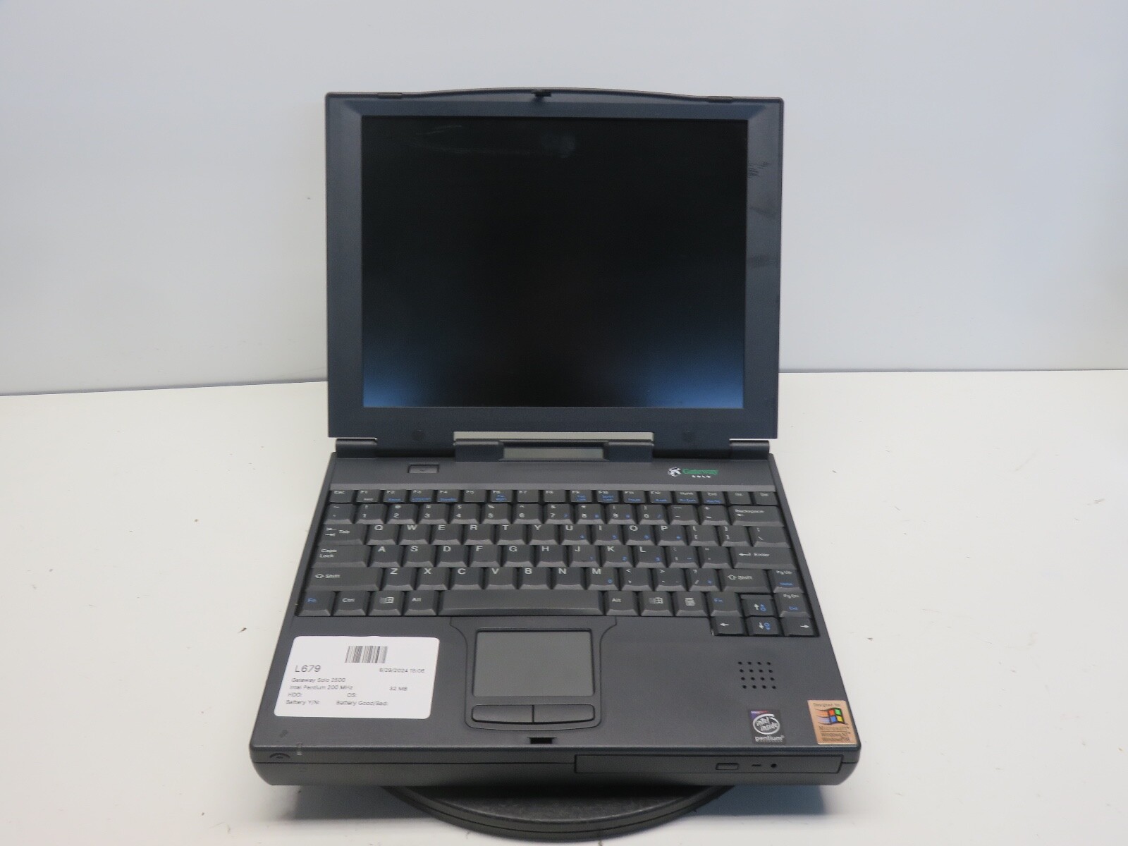 Gateway Solo 2500 Intel Pentium 200 MHz 32 MB NO HDD No Batt