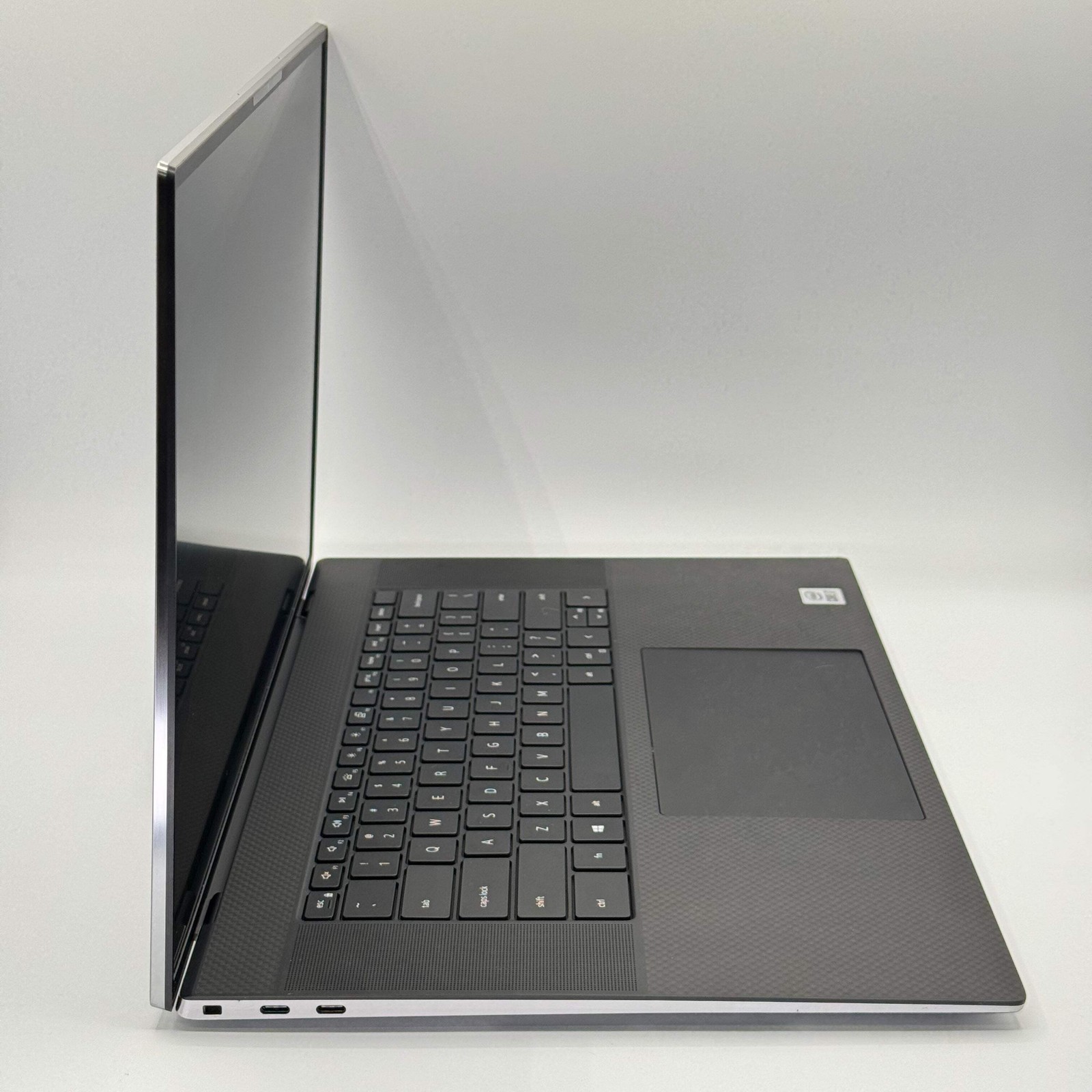 Dell Precision 5750 15.6″ i7 64GB 2TB NVIDIA Quadro T2000 4GB Silver