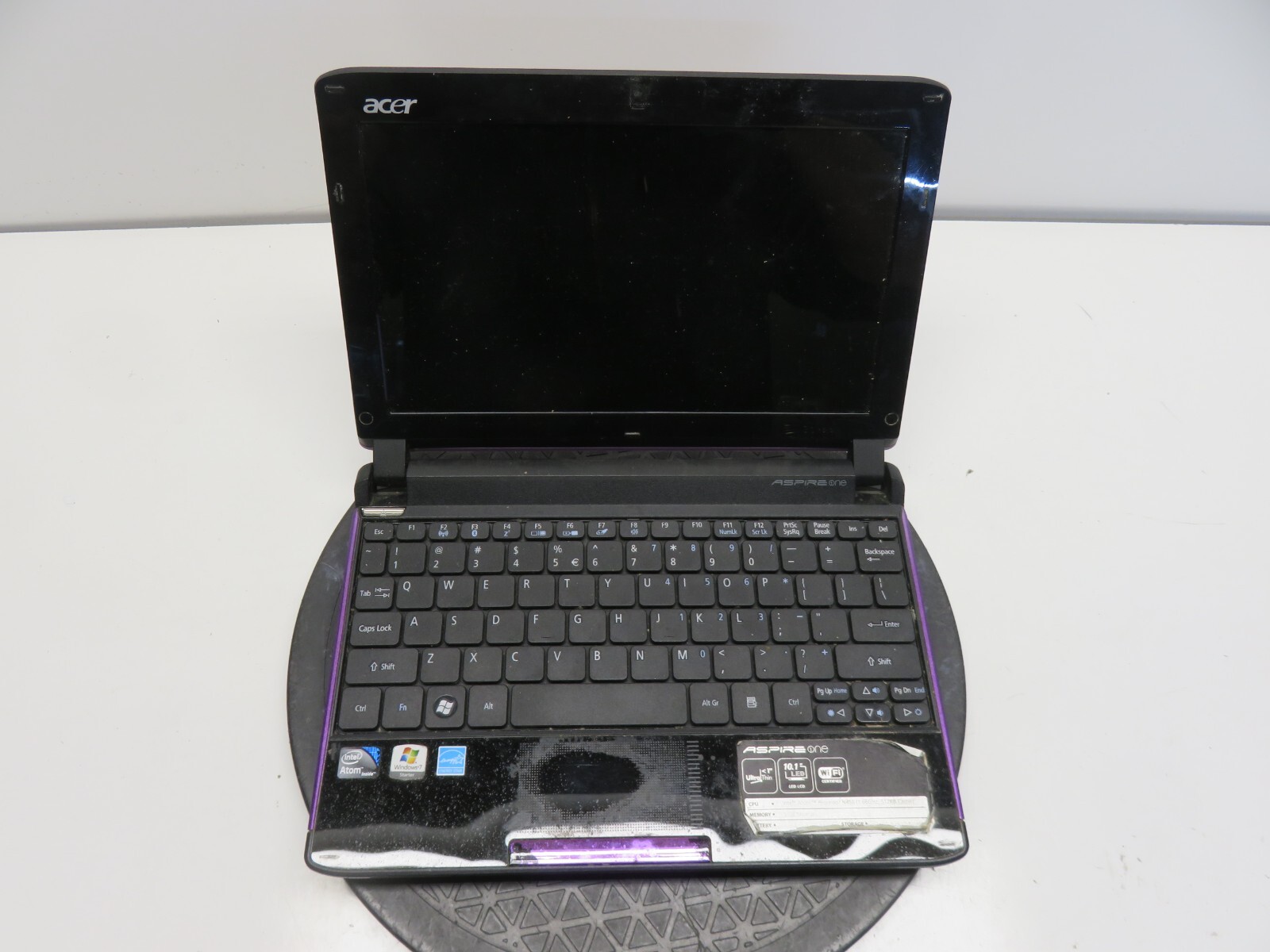 Acer Aspire One 532h-2254 Laptop Intel Atom N450 1GB Ram No HDD or Battery