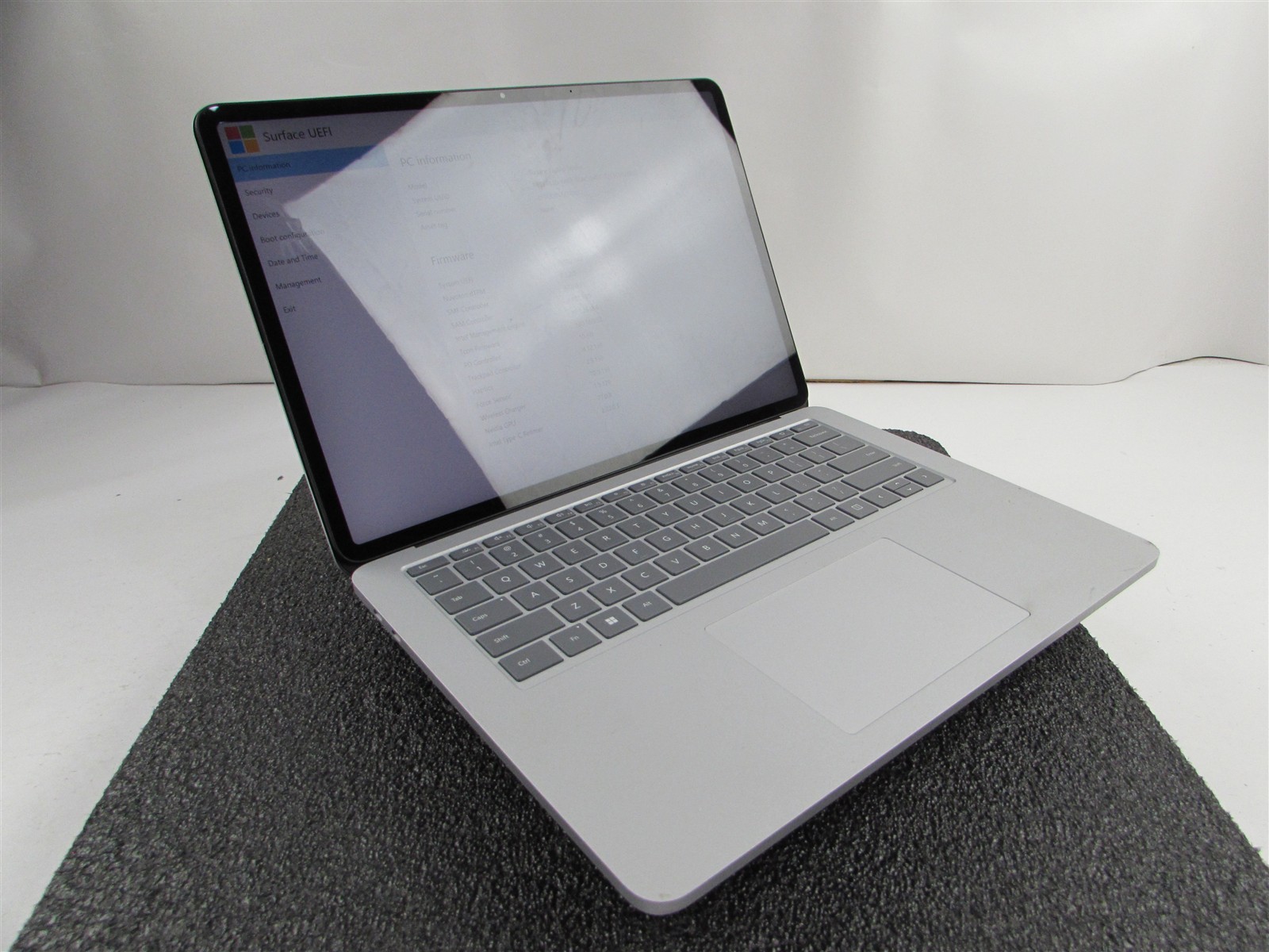 Microsoft Surface Laptop Studio 1964 i7-11370H 1TB SSD 32GB RTX A2000 *No A/C*