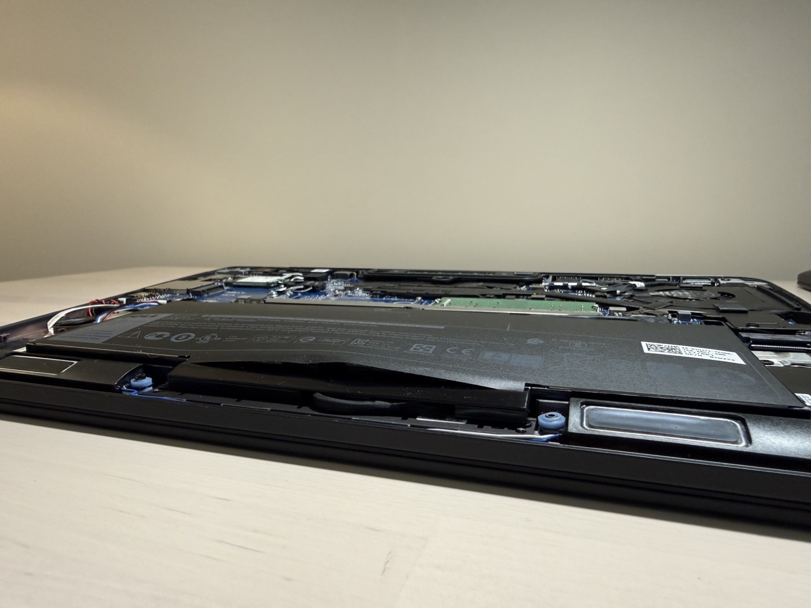 Dell Latitude E7470 Laptop Intel i7 6th Gen No HD/OS/AC Adapter- Swollen Battery