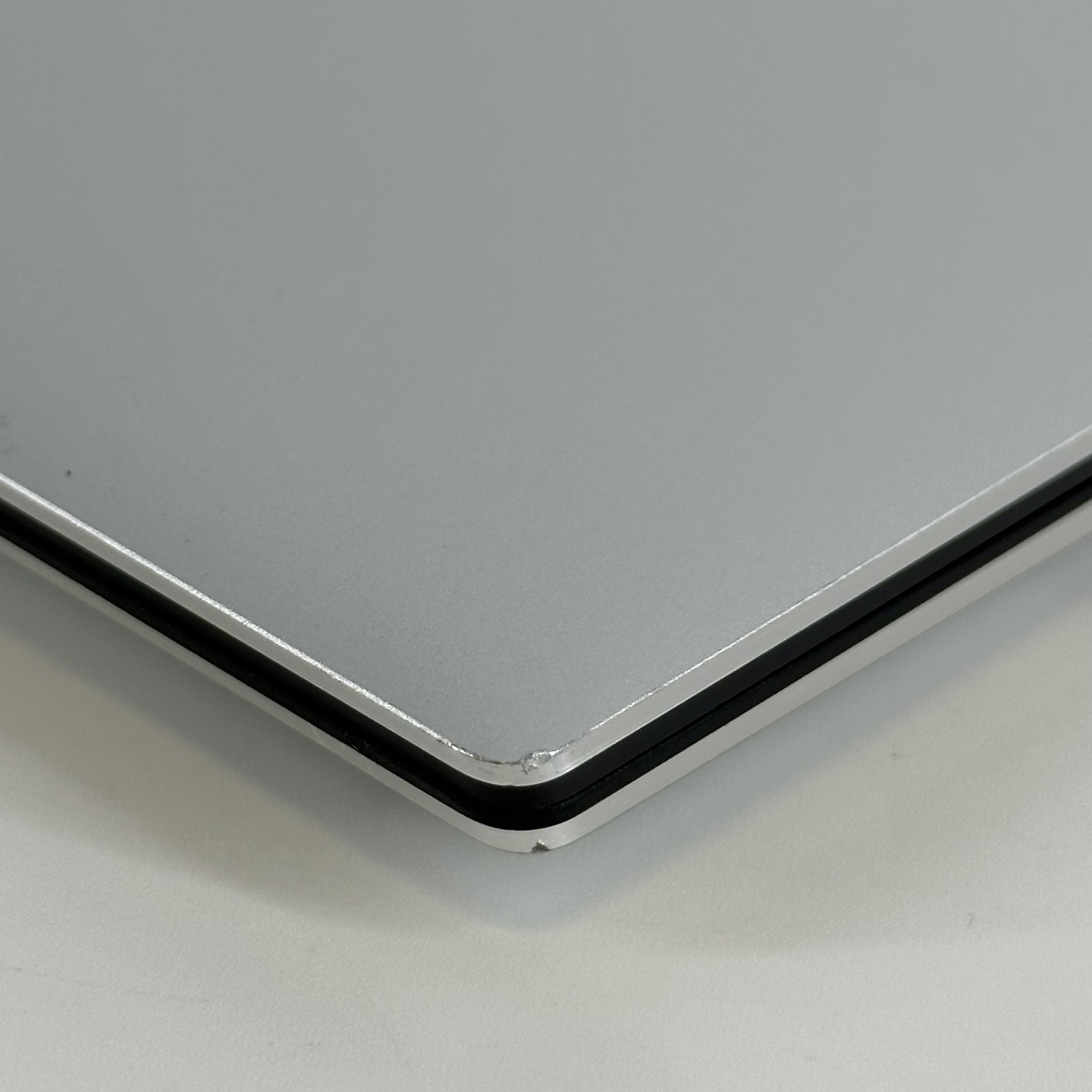 Dell XPS 15 9520 FHD+ 2.5 GHz i9-12900HK 32GB 1TB RTX 3050 Ti – GOOD