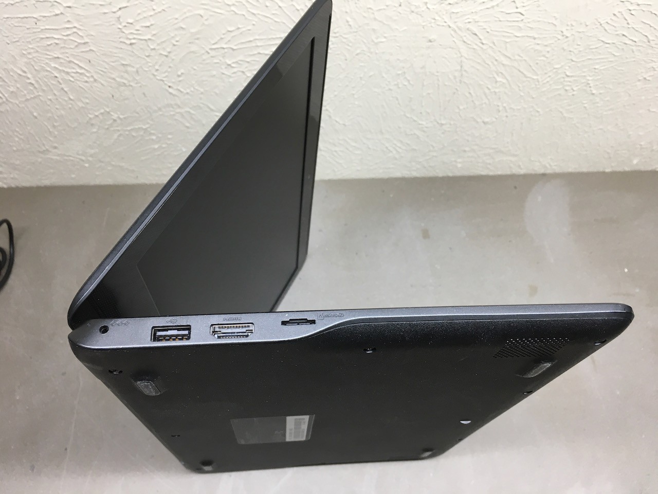 Samsung 11.6″ XE500C13-K06US Linux Debian 13 laptop 4GB RAM 64GB eMMC w/ power