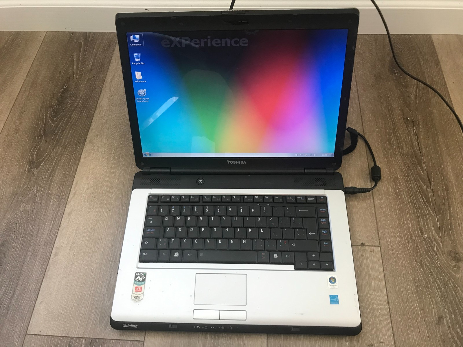 Toshiba Satellite L300D AMD Athlon 64×2 Dual-Core TK-57 1.90GHz 4GB RAM 160GB