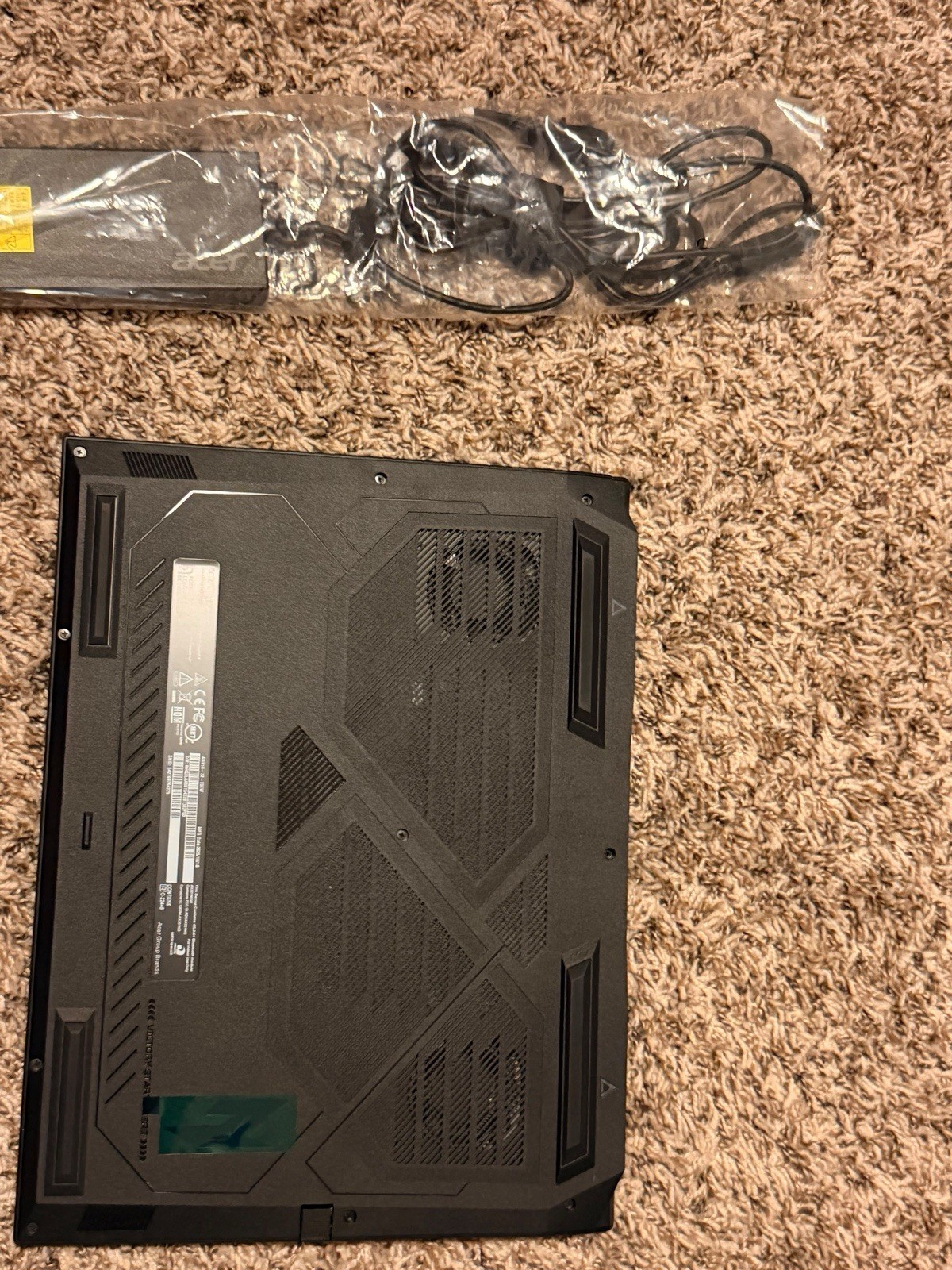 Acer Nitro V 16 Gaming Laptop AMD Ryzen 7 RTX 5060 32GB DDR5 1TB SSD 16″ 180Hz