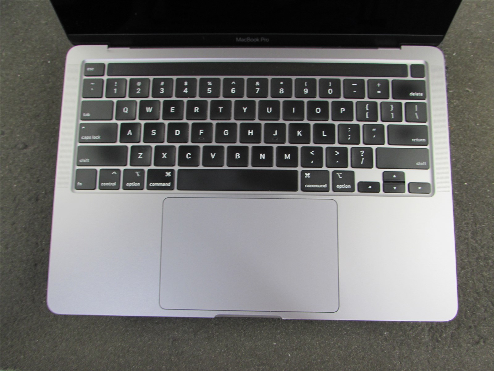 APPLE MACBOOK PRO A2289 (2020) CORE I7-8557U 500GB SSD 16GB RAM NO O.S