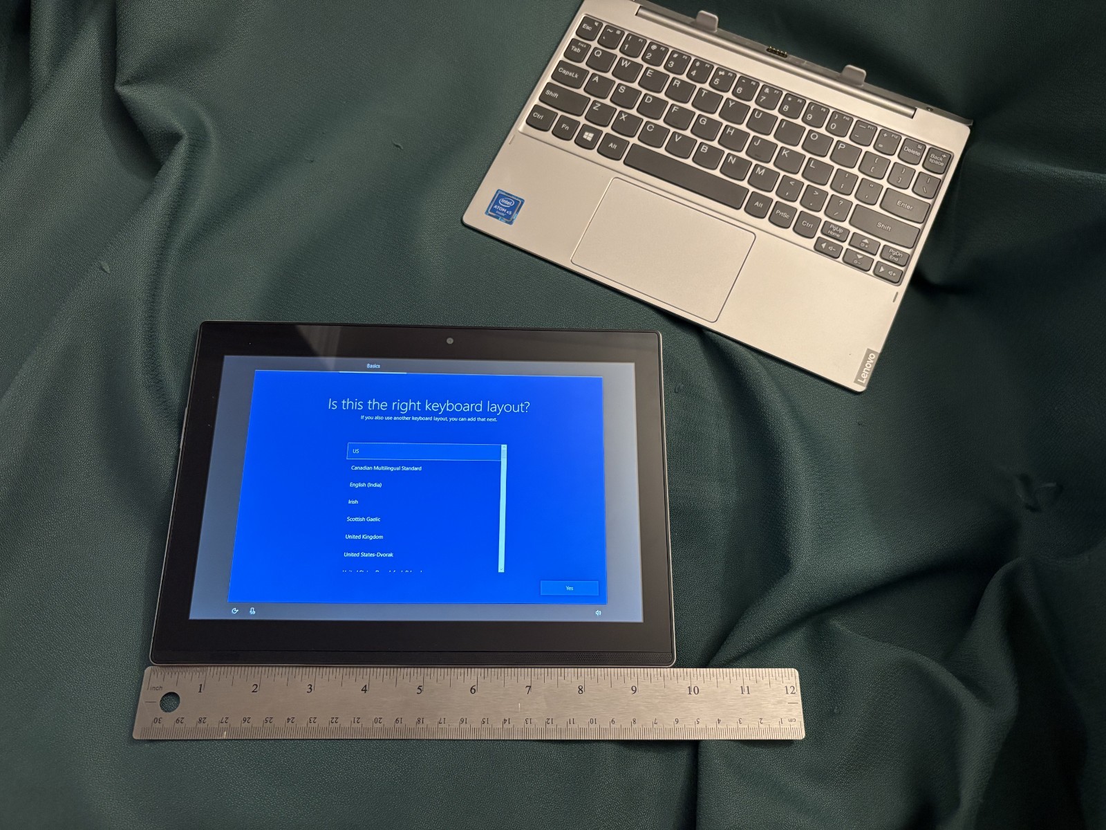 Lenovo MIIX 320-10ICR 2in1 Tablet + Keyboard – Intel Atom x5 2GB RAM 64GB MINT