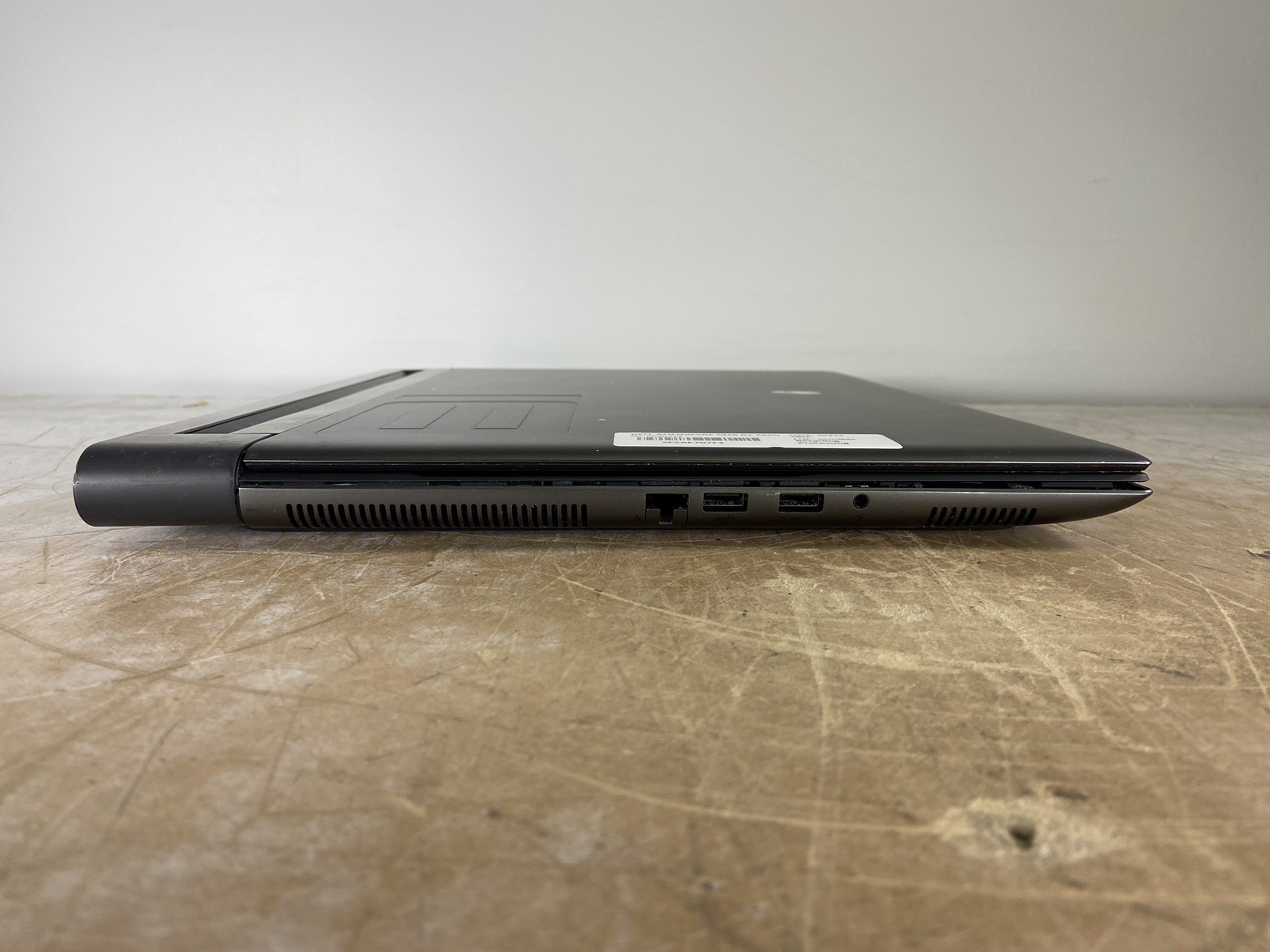 DELL ALIENWARE M18 R1 AMD RYZEN 7 7745HX @ 3.6GHz, 16GB RAM, NO HDD/OS – (PARTS)