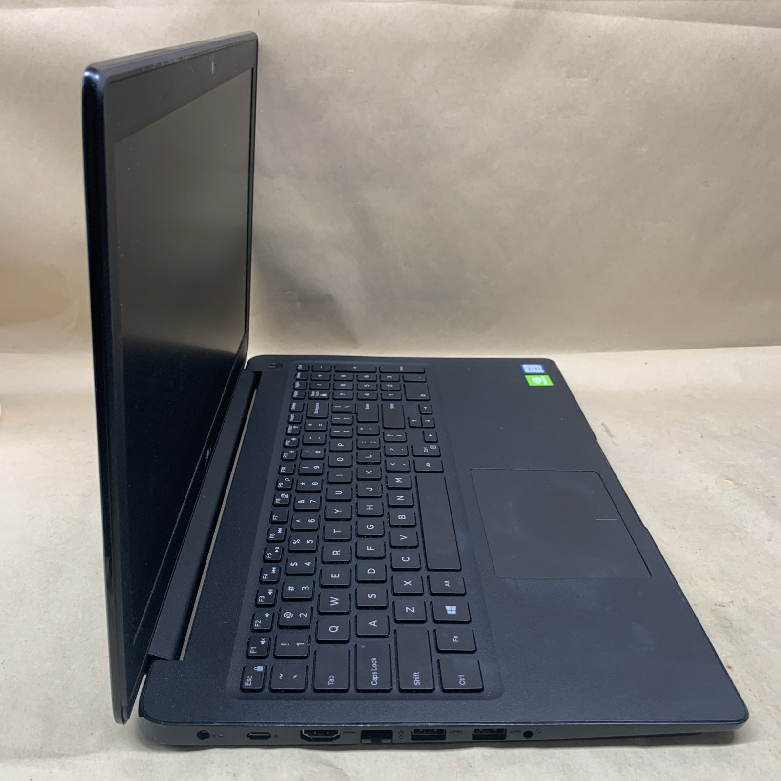 Dell Latitude 3500, Intel Core i7-8565U@1.8GHz, No RAM, NVidia MX130, No SSD/OS