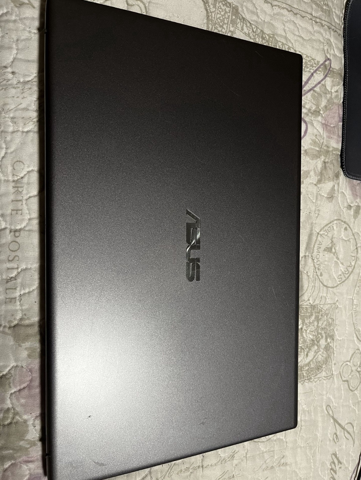 Asus VivoBook 15 F512D Ryzen 7 3700U, 8 GB Ram, 512GB HD Pow