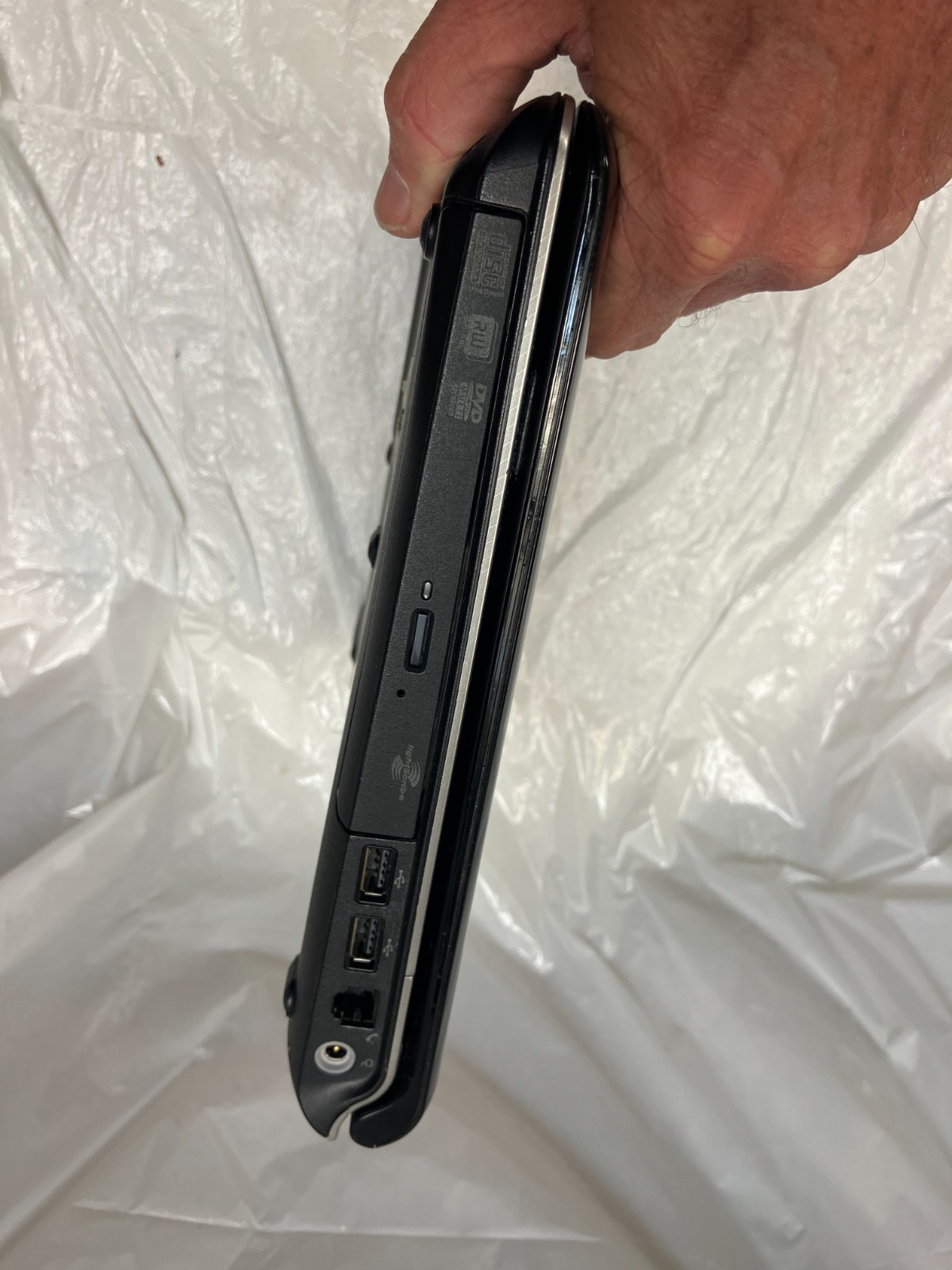 HP PAVILION DV2000 – AMD TURION 64 – 1GB RAM – 14″ -NO HD FOR PARTS