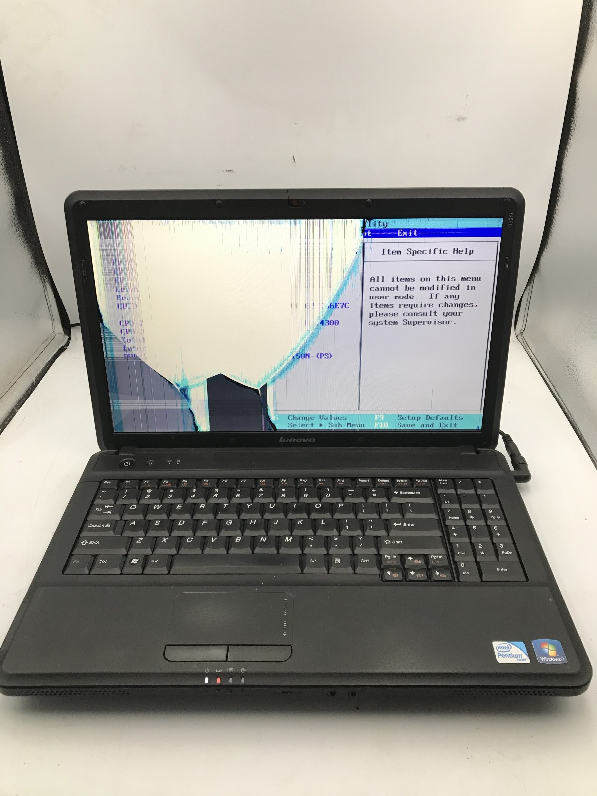 LENOVO G550 – FOR PARTS/BROKEN LCD – INTEL PENTIUM – NO RAM -READ DESCRIPTION-BB