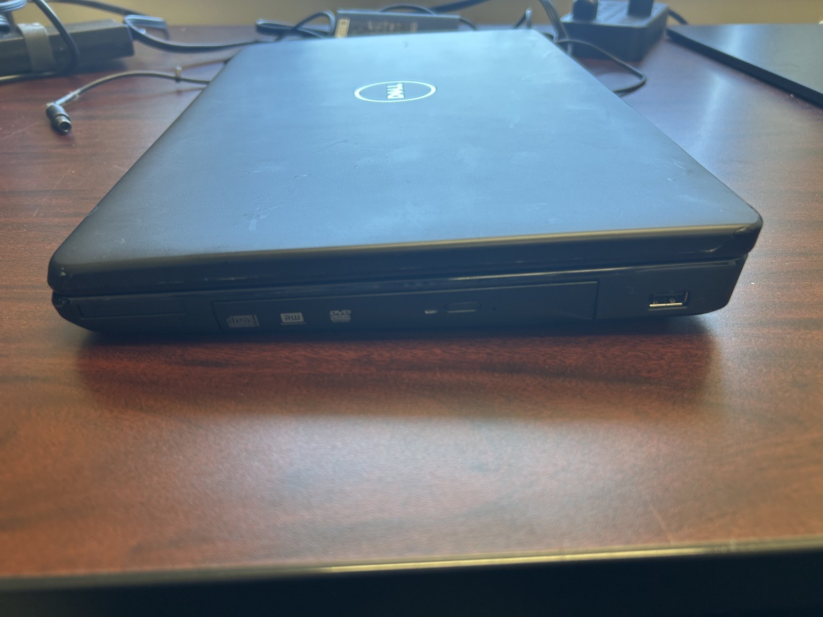 Dell Inspiron 1545 15.6 Dual Core T4400 2.2Ghz 4GB 500GB Windows 7 Good battery