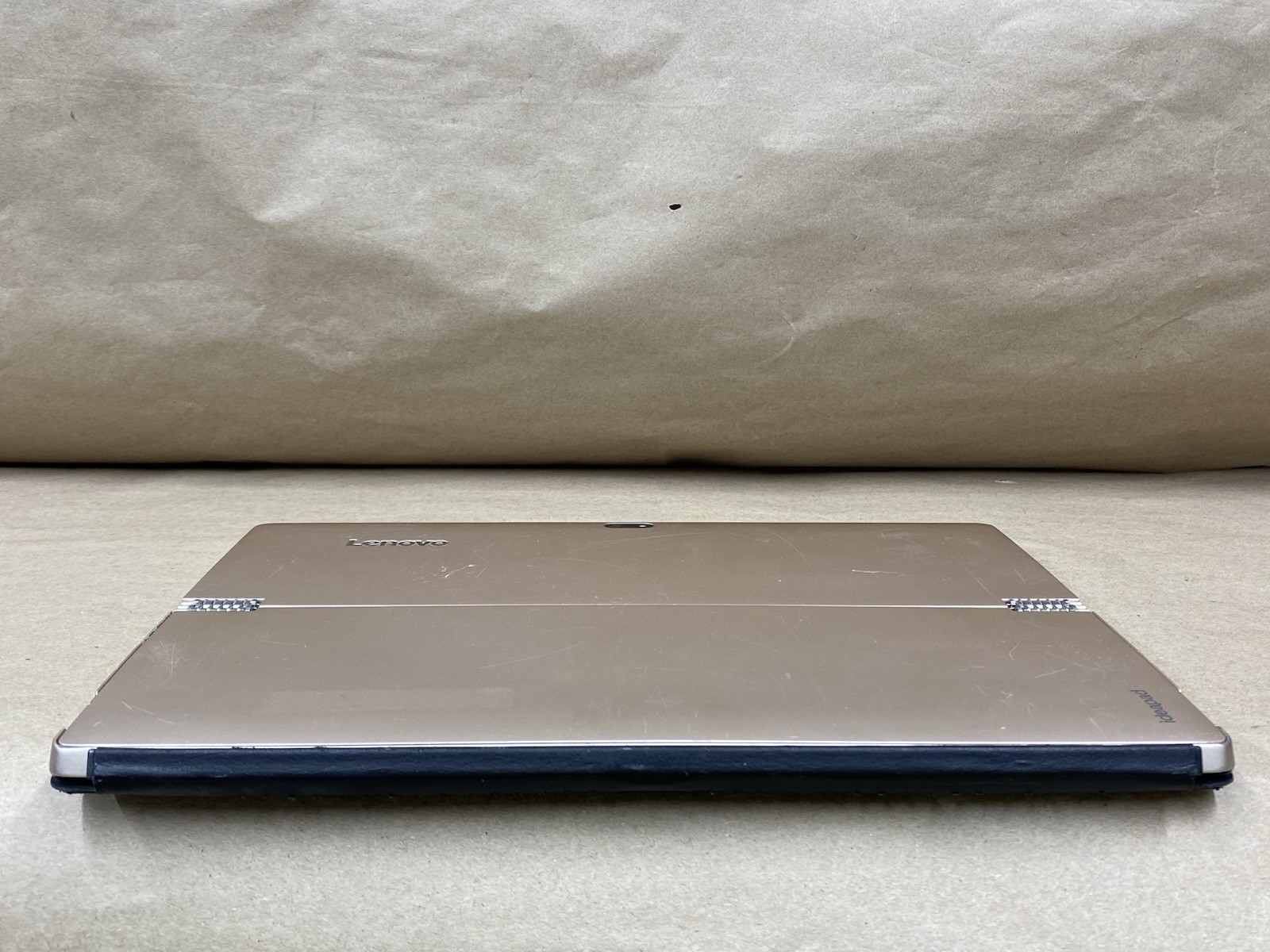 Lenovo 80QL – 12″ 2160*1440 – m5-6Y54 – 4GB – 128GB SSD – Win 10 Pro