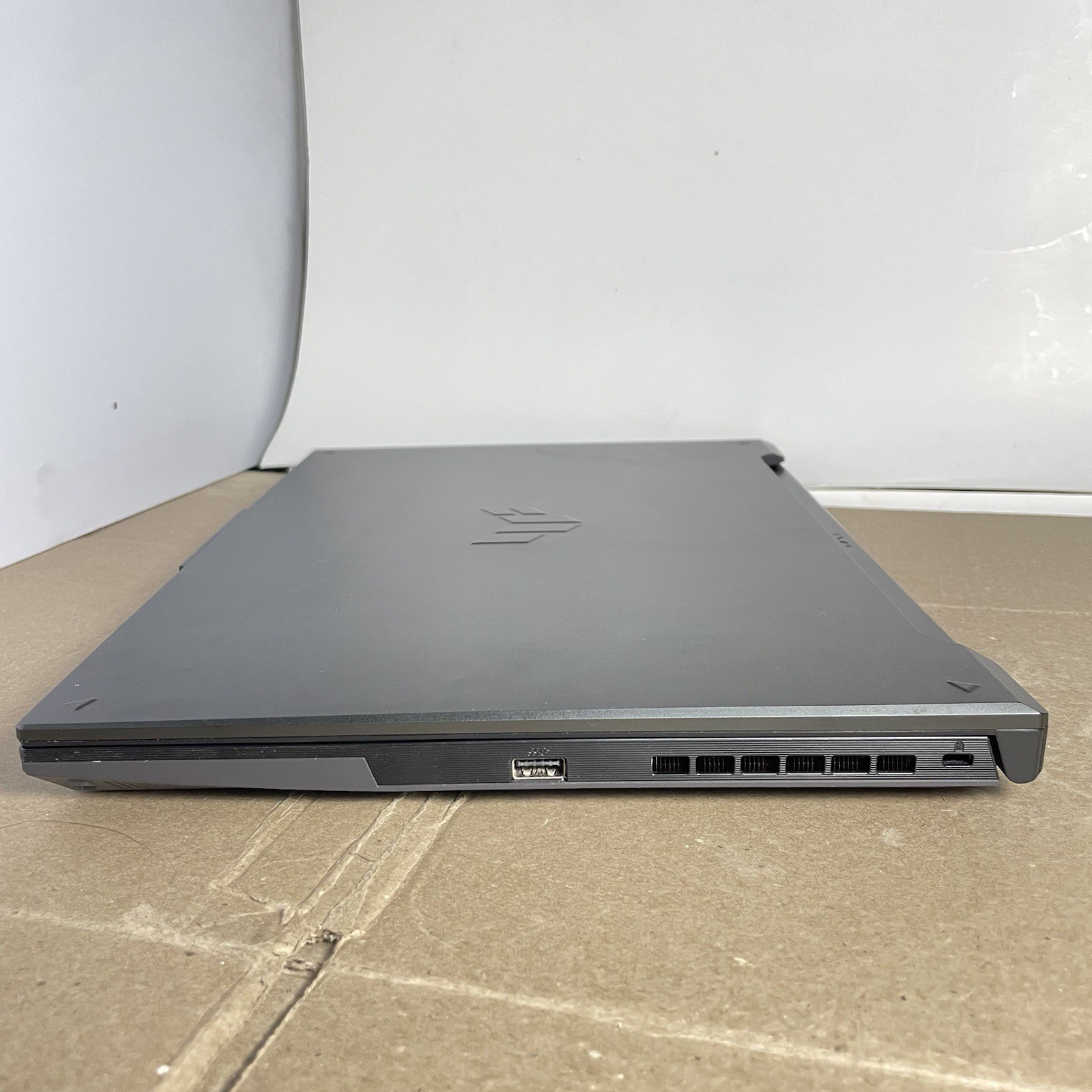 Asus TUF F16 GeForce RTX 4050 i7-13620H 2.4GHz 16GB RAM 512GB SSD
